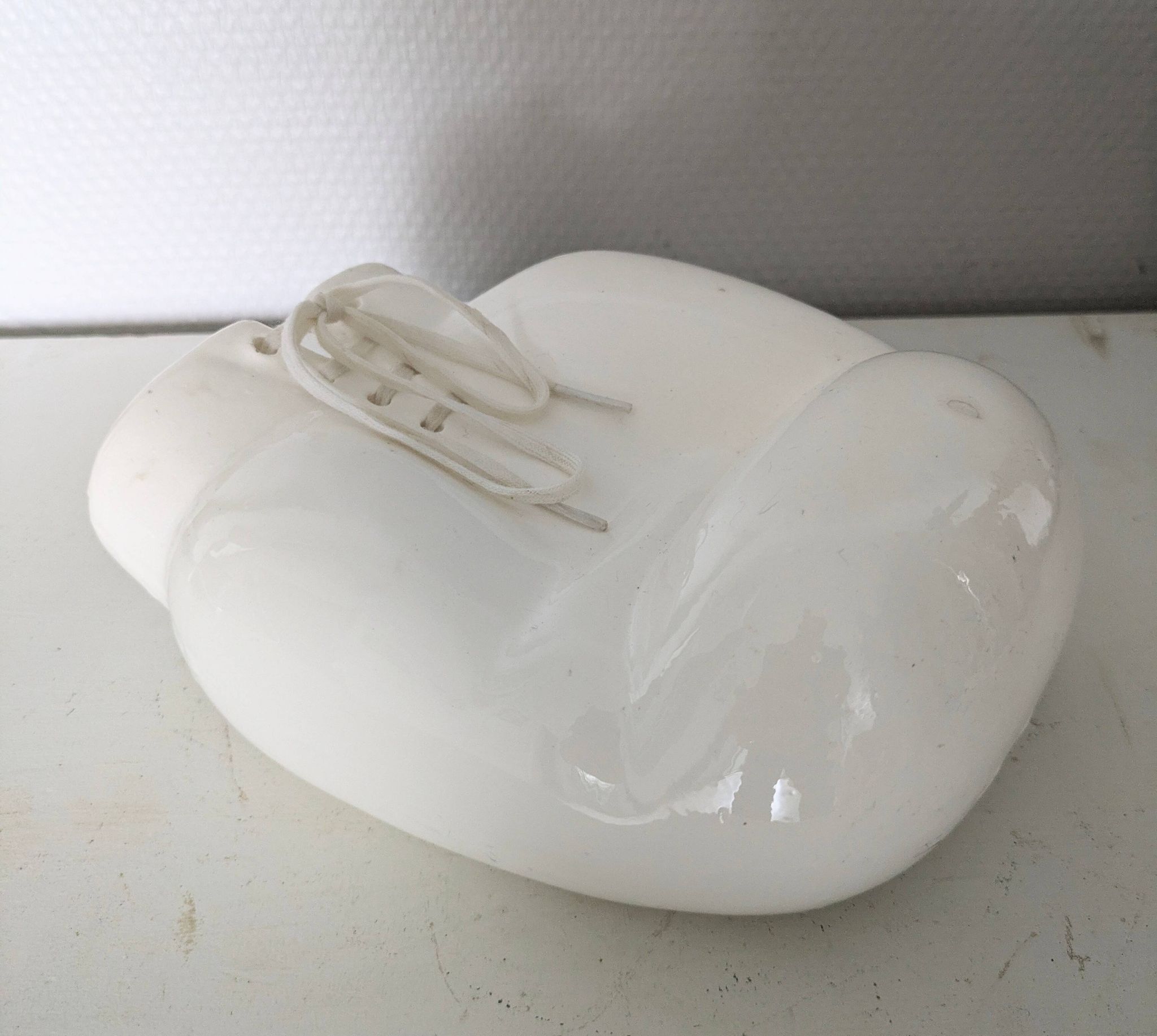 70s ceramic boxing glove empty pocket
