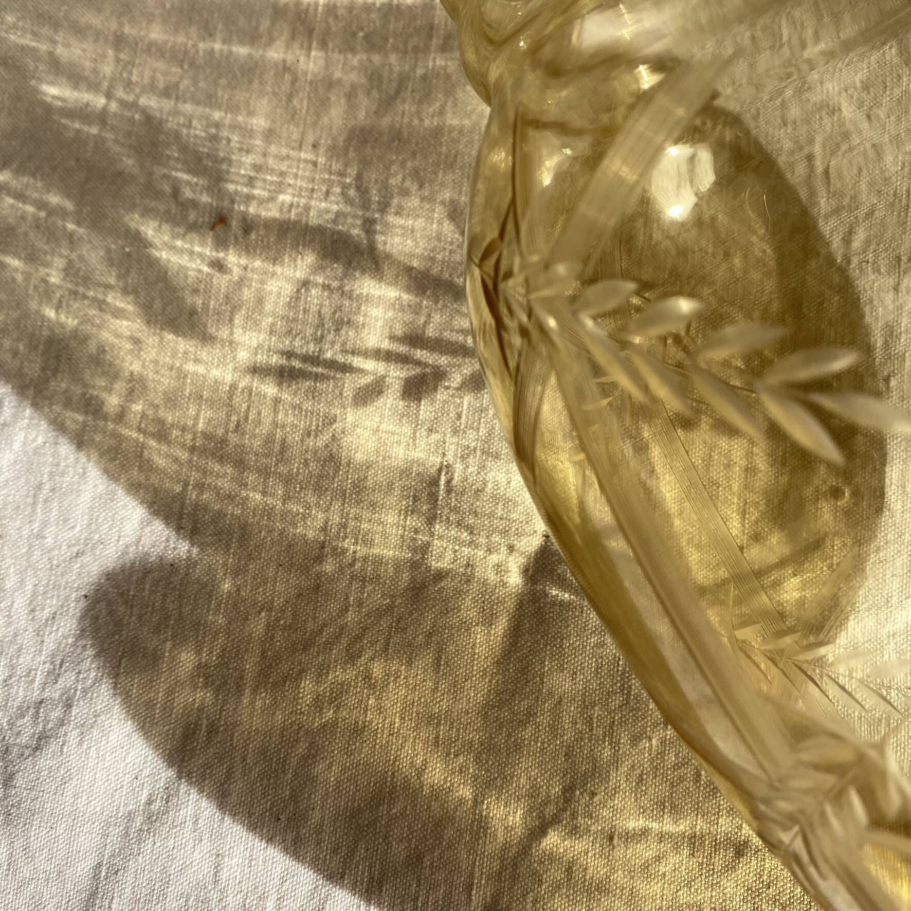Amber vase with engraved decoration