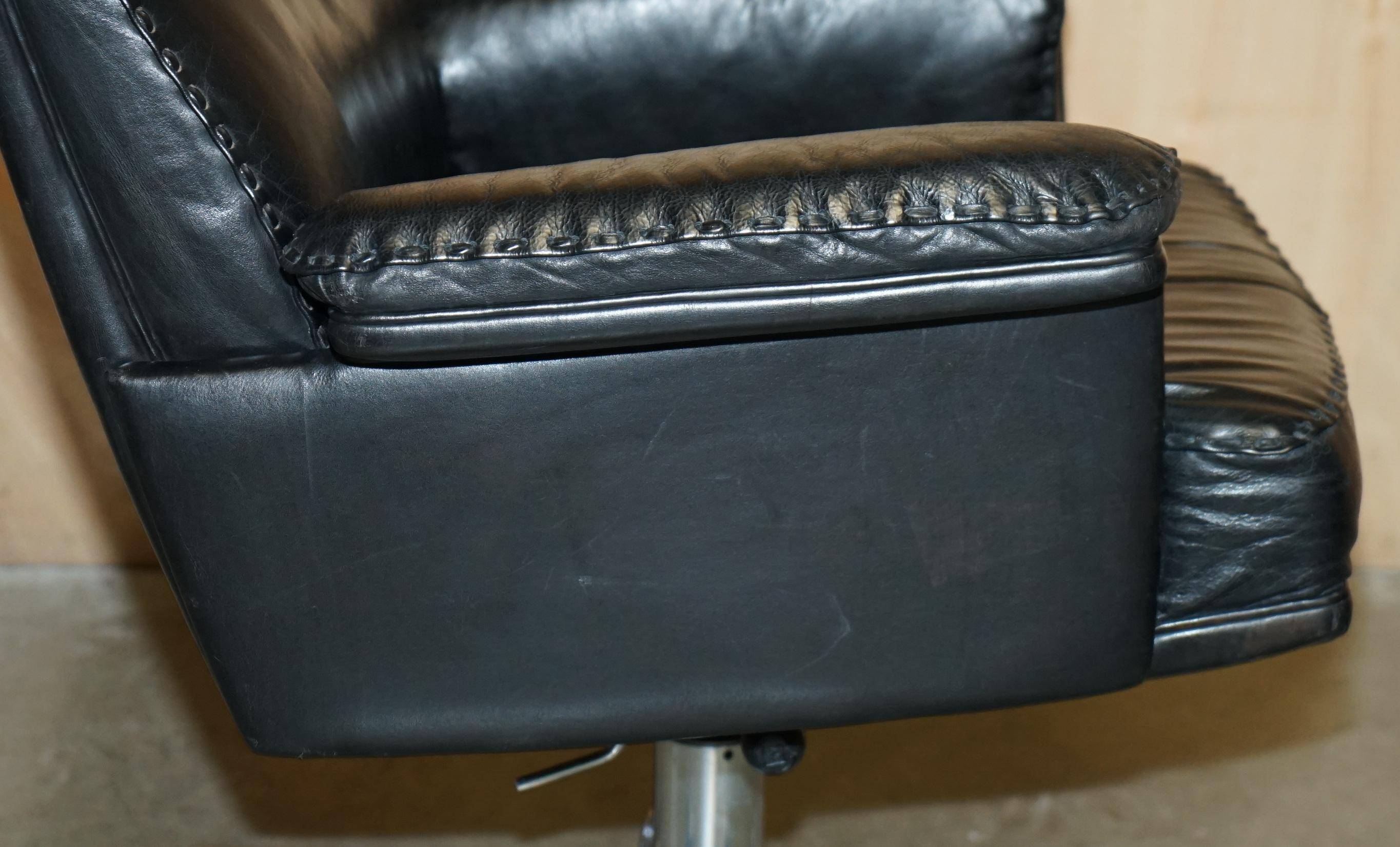 Vintage executive swivel office chair De Sede DS35 - mid-century leather