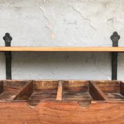 Étagère pour verres et couverts