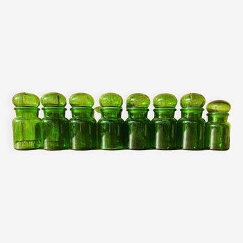 Lot de 8 pots vintage en verre vert