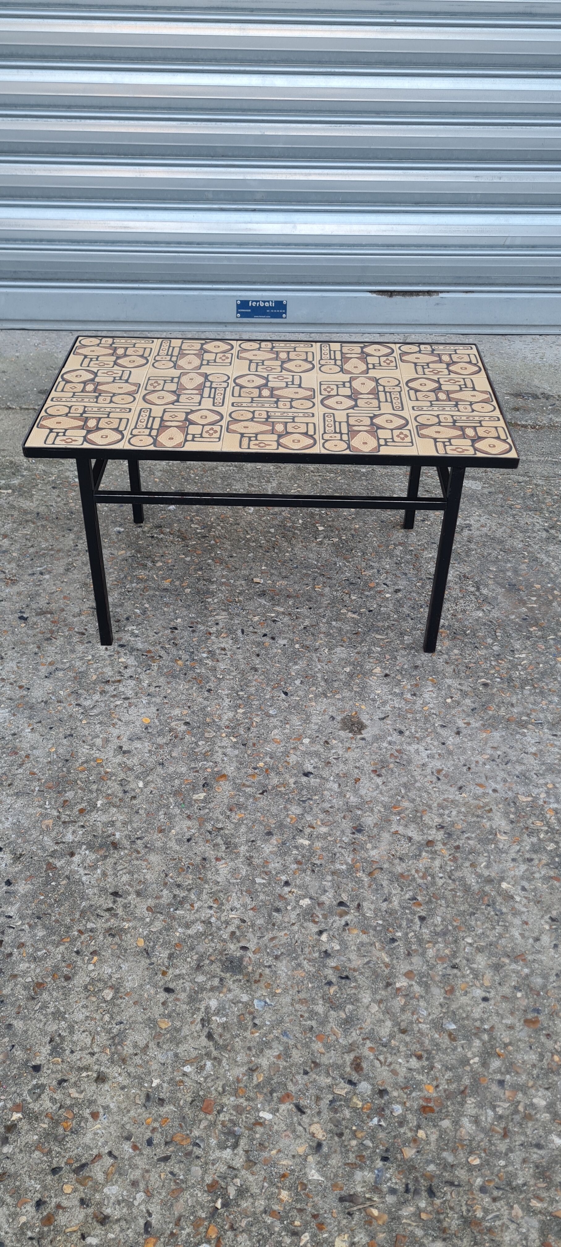 Ceramic coffee table