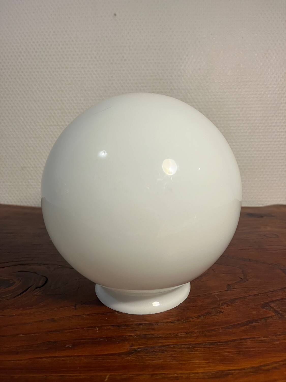 Small opaline globe table lamp with aluminum base