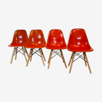4 chaises DSW de Charles & Ray Eames, USA 1977
