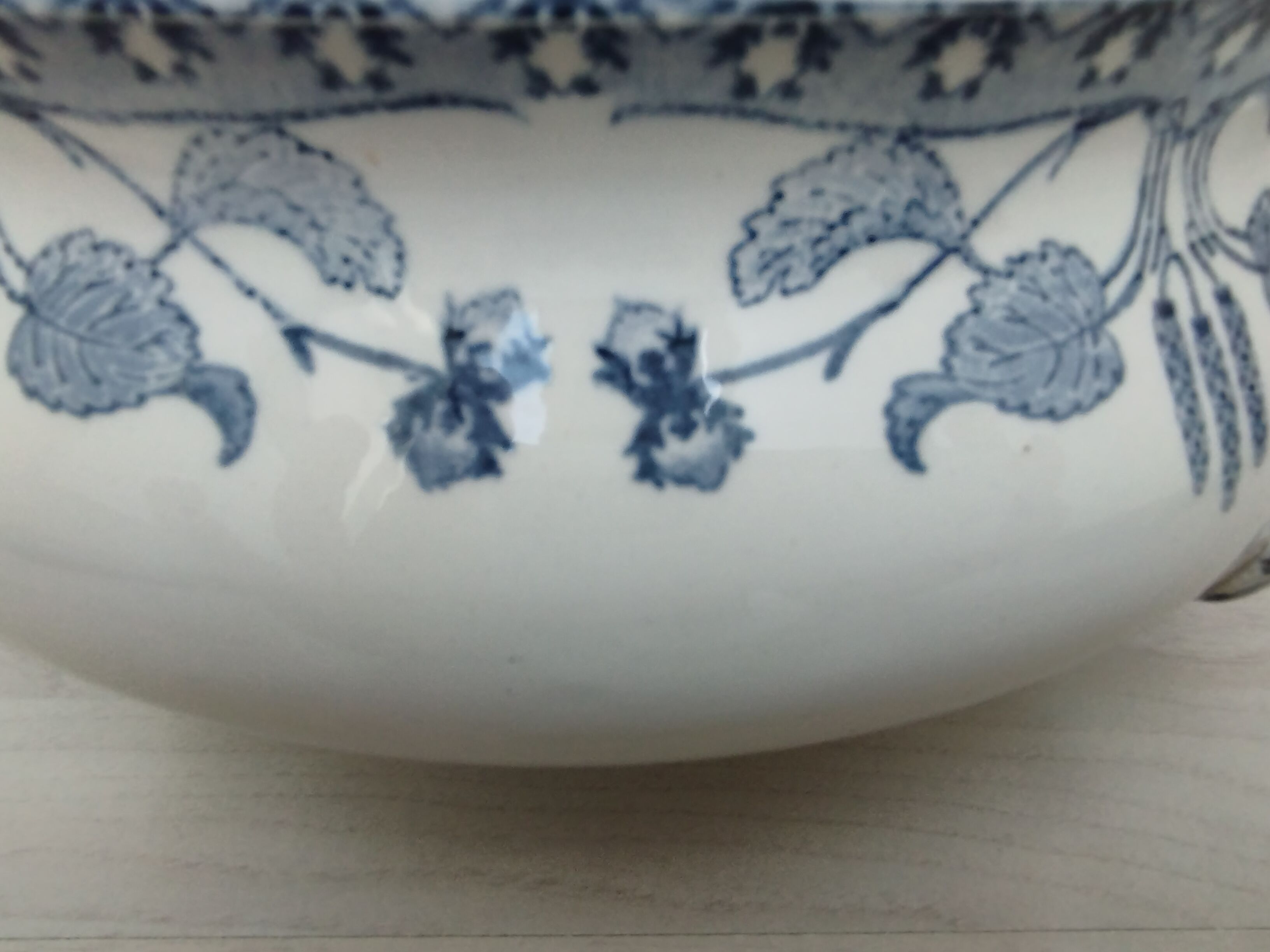 Sarreguemines tureen décor hazelnuts