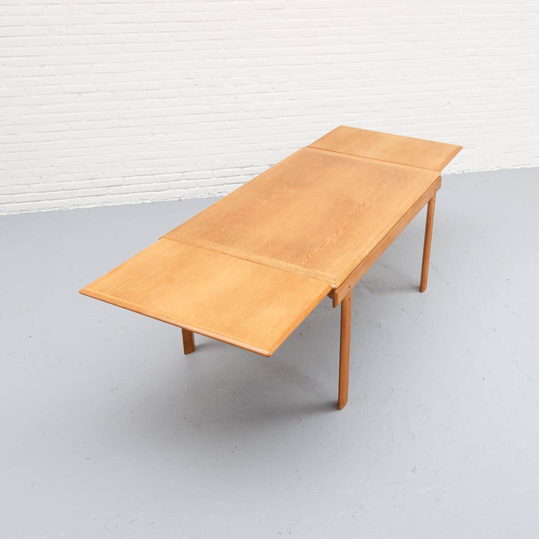 Table à manger extensible en chêne danoise Bramin, années 1960