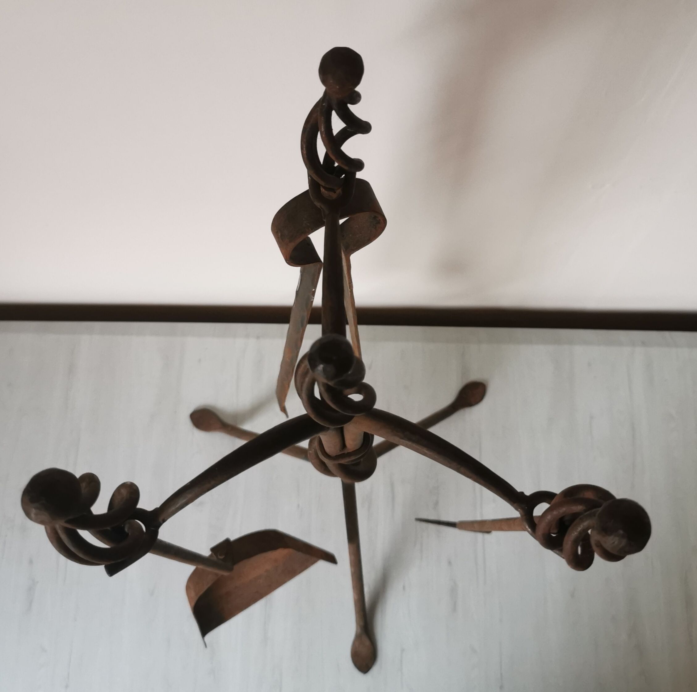 Wrought iron chimney servant