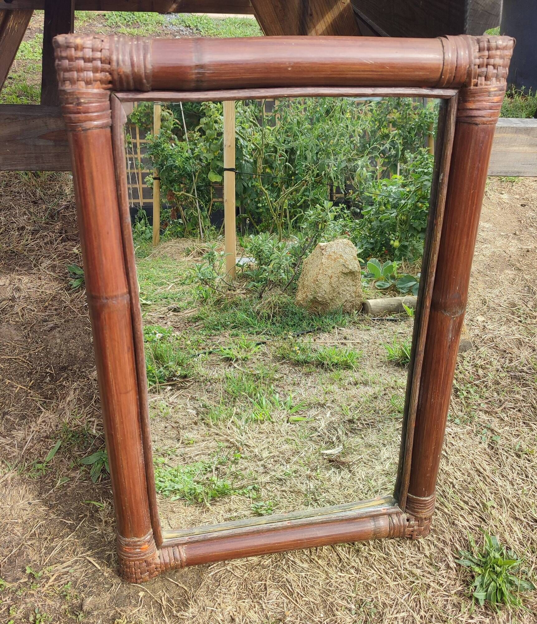 Vintage rectangular mirror in bamboo and rattan from the 60s/70s.
