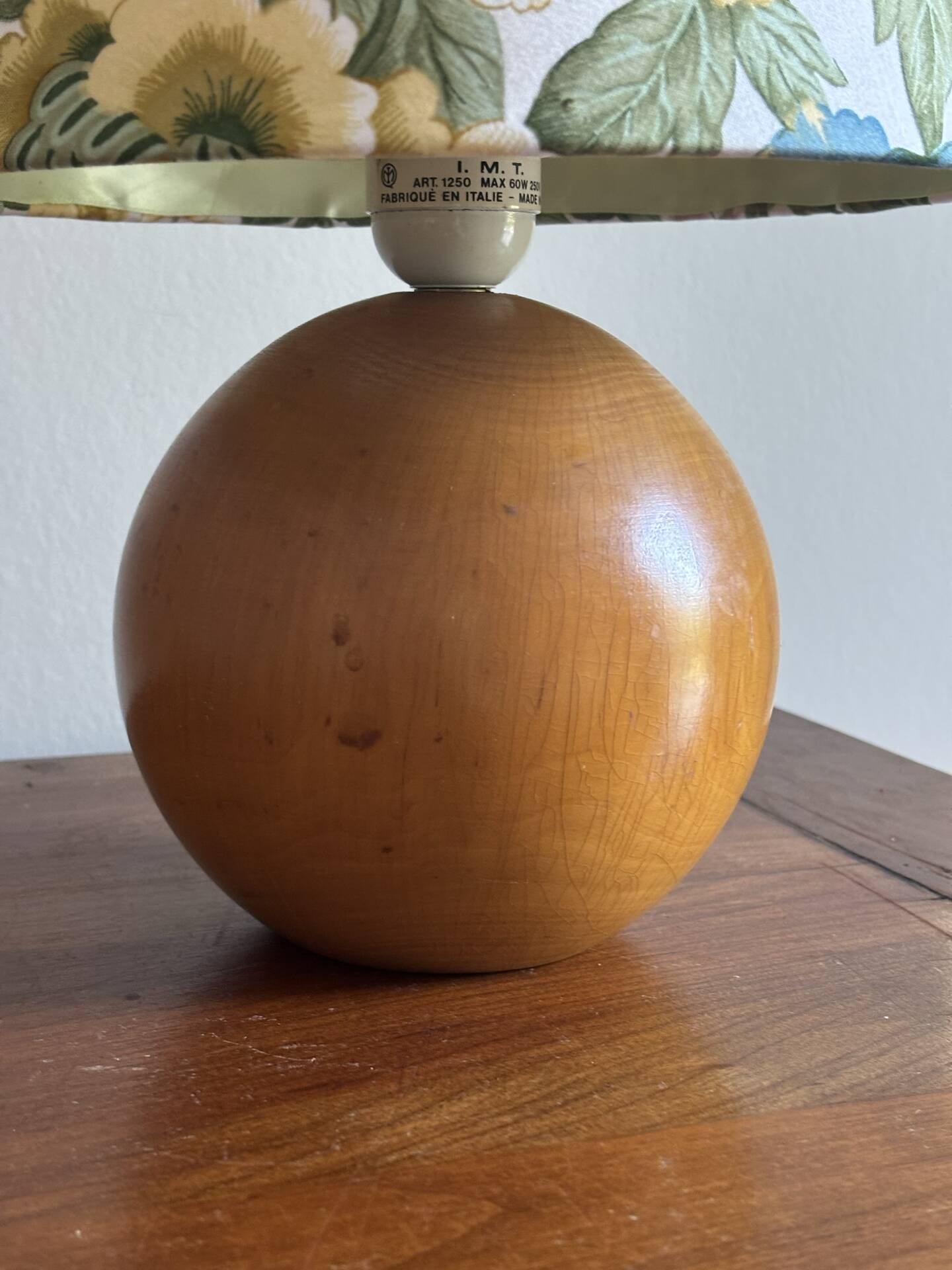 Wooden ball lamp