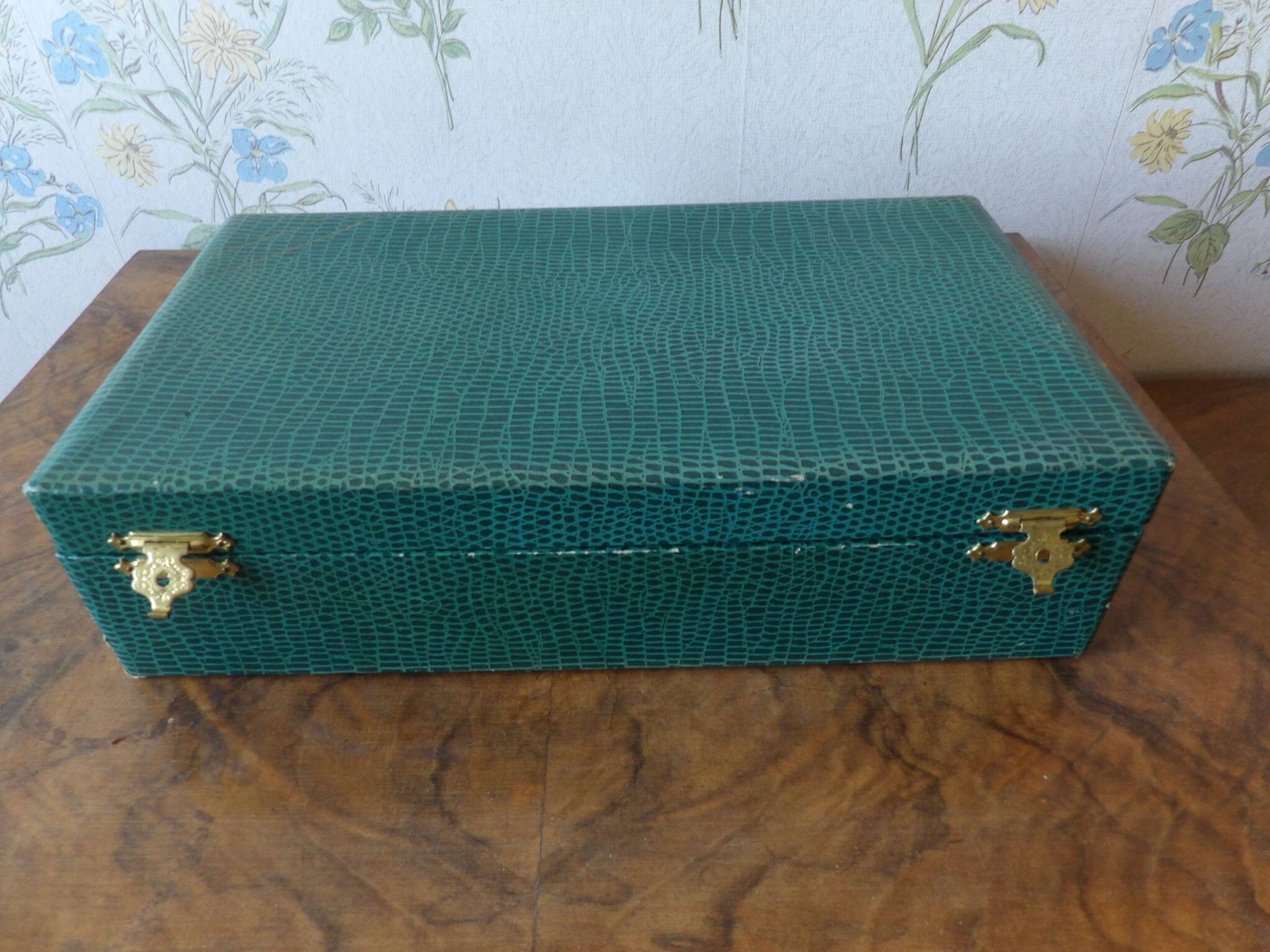 Boite de 24 couteaux