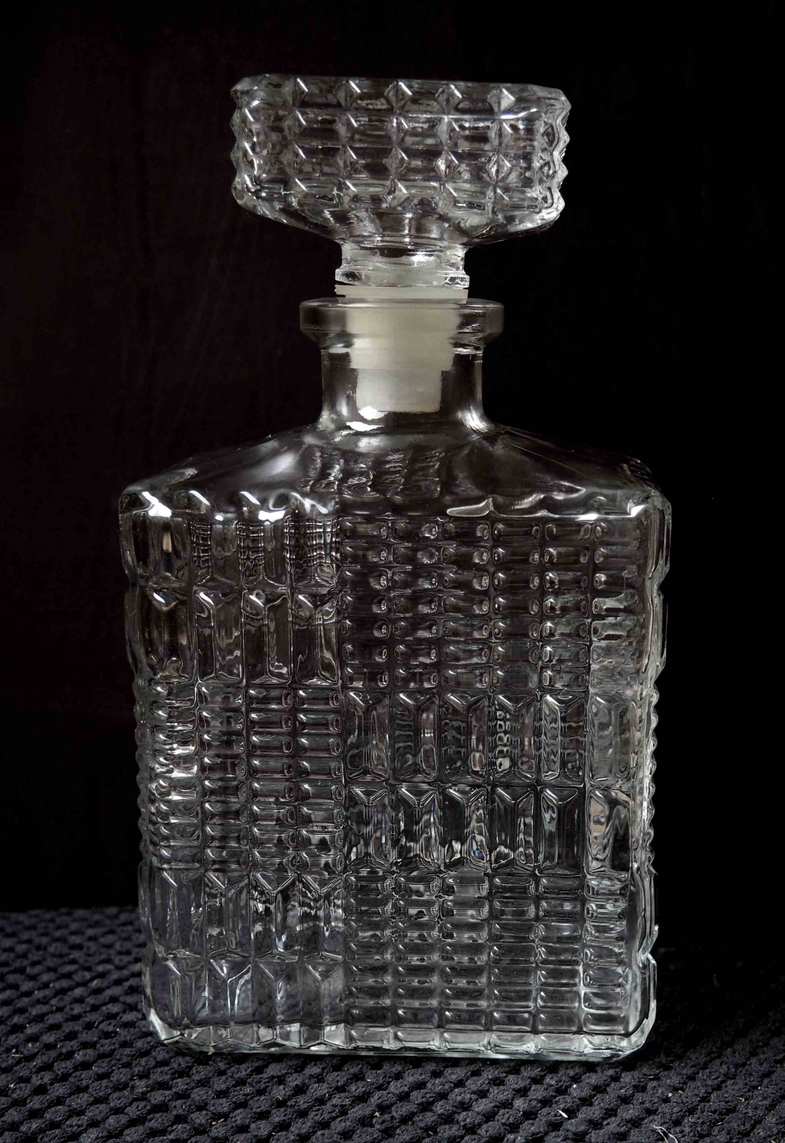 Rectangular whiskey decanter