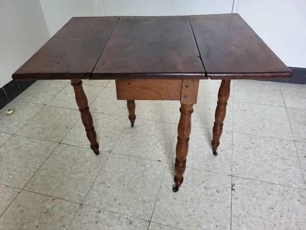 Petite table anglaise en acajou