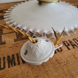 Serrated opaline suspension