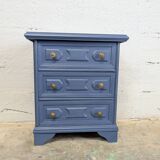 Small chest of drawers - 3 carved drawers