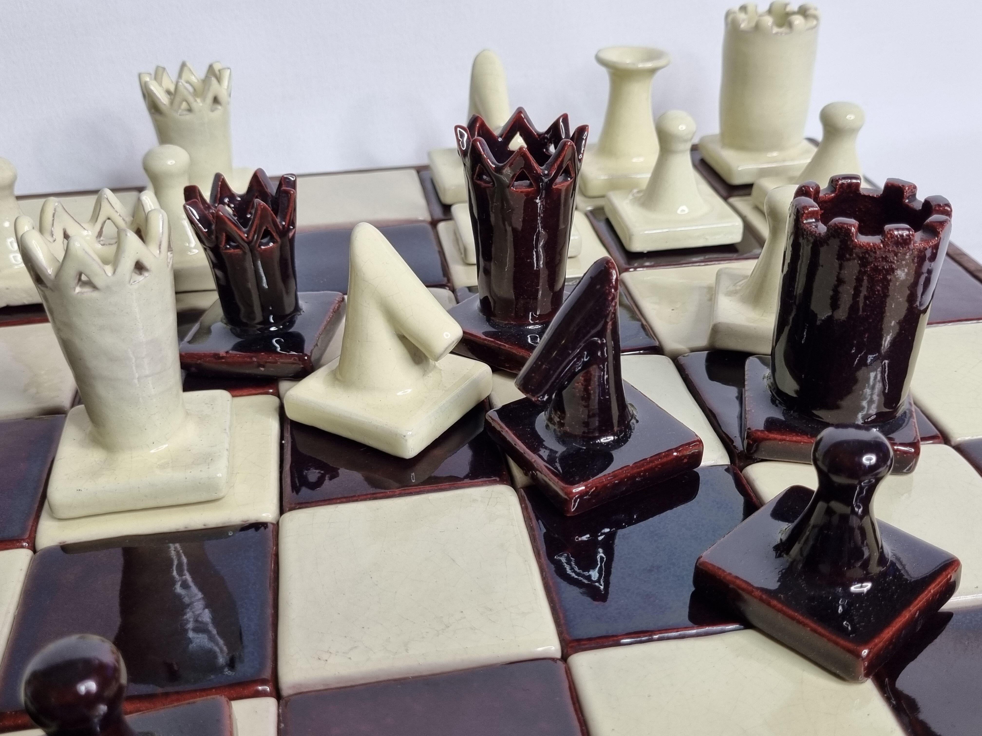 Jeu d'échecs original en terre cuite émaillée, signé et numéroté | Selency