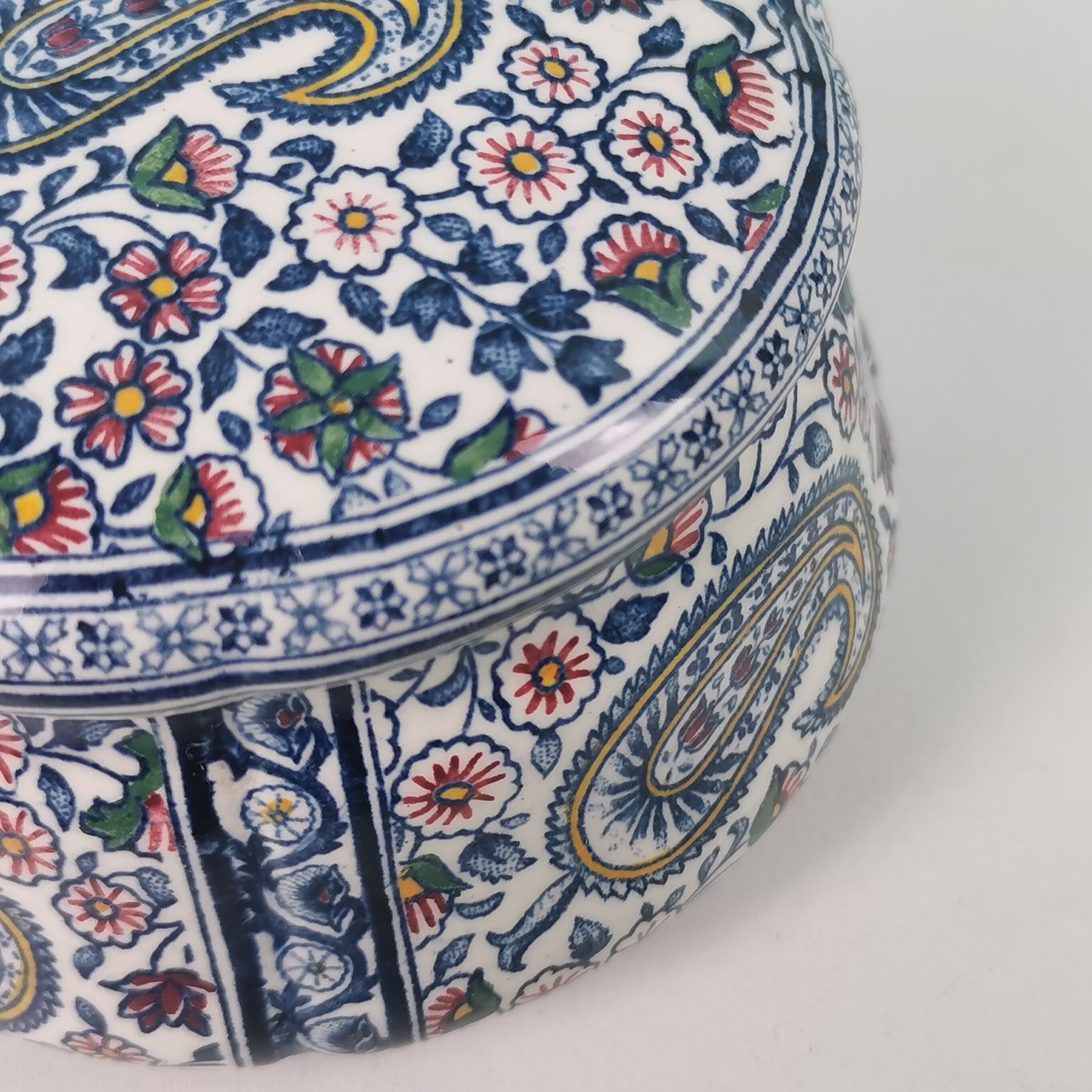 Gien's earthenware candy