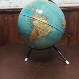 Ancien globe terrestre tripode en tôle taride vers 1950/ 1960