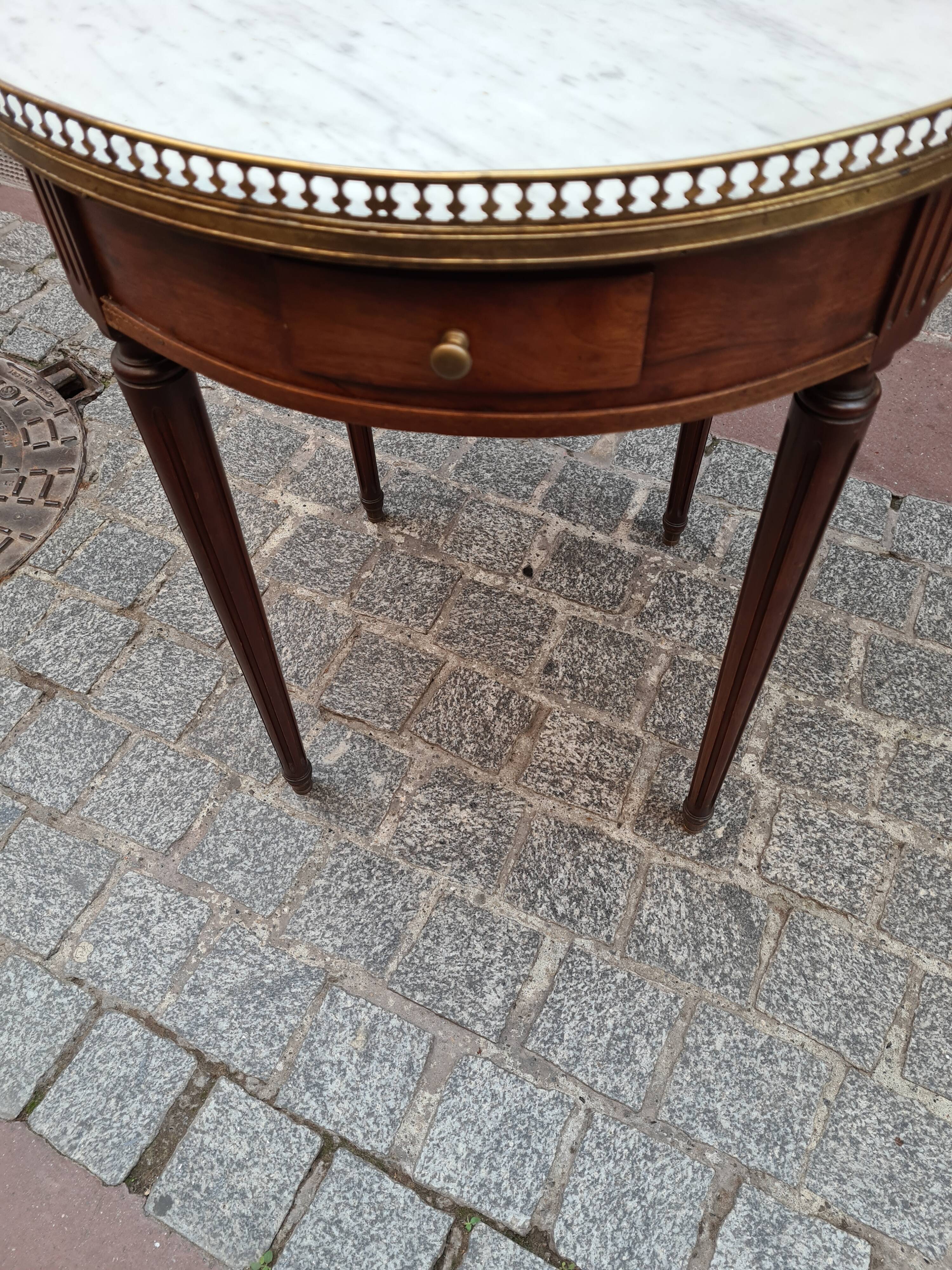 Mahogany hot water bottle table late XIX th