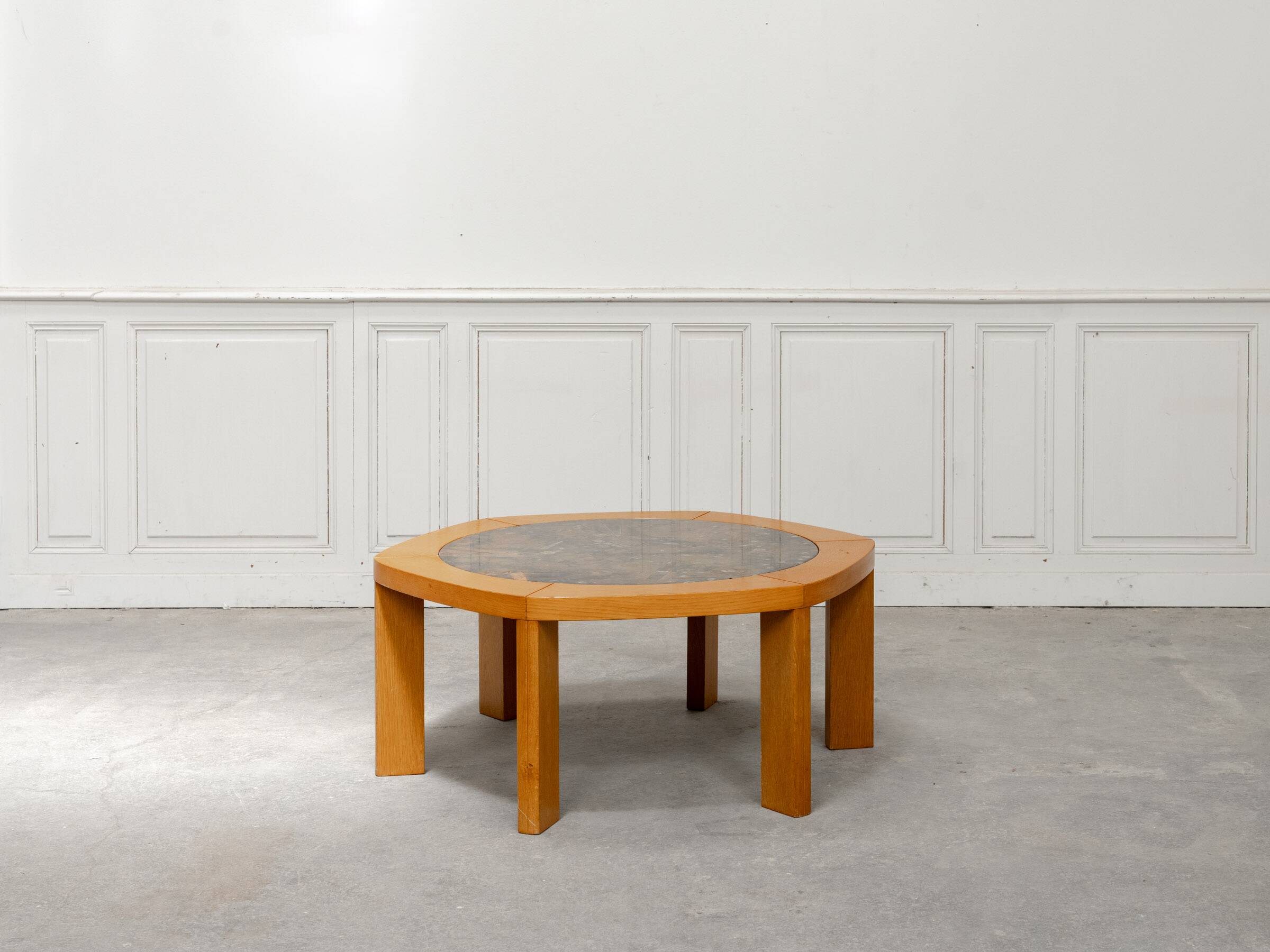 Table basse hexagonale en céramique plateau marbre