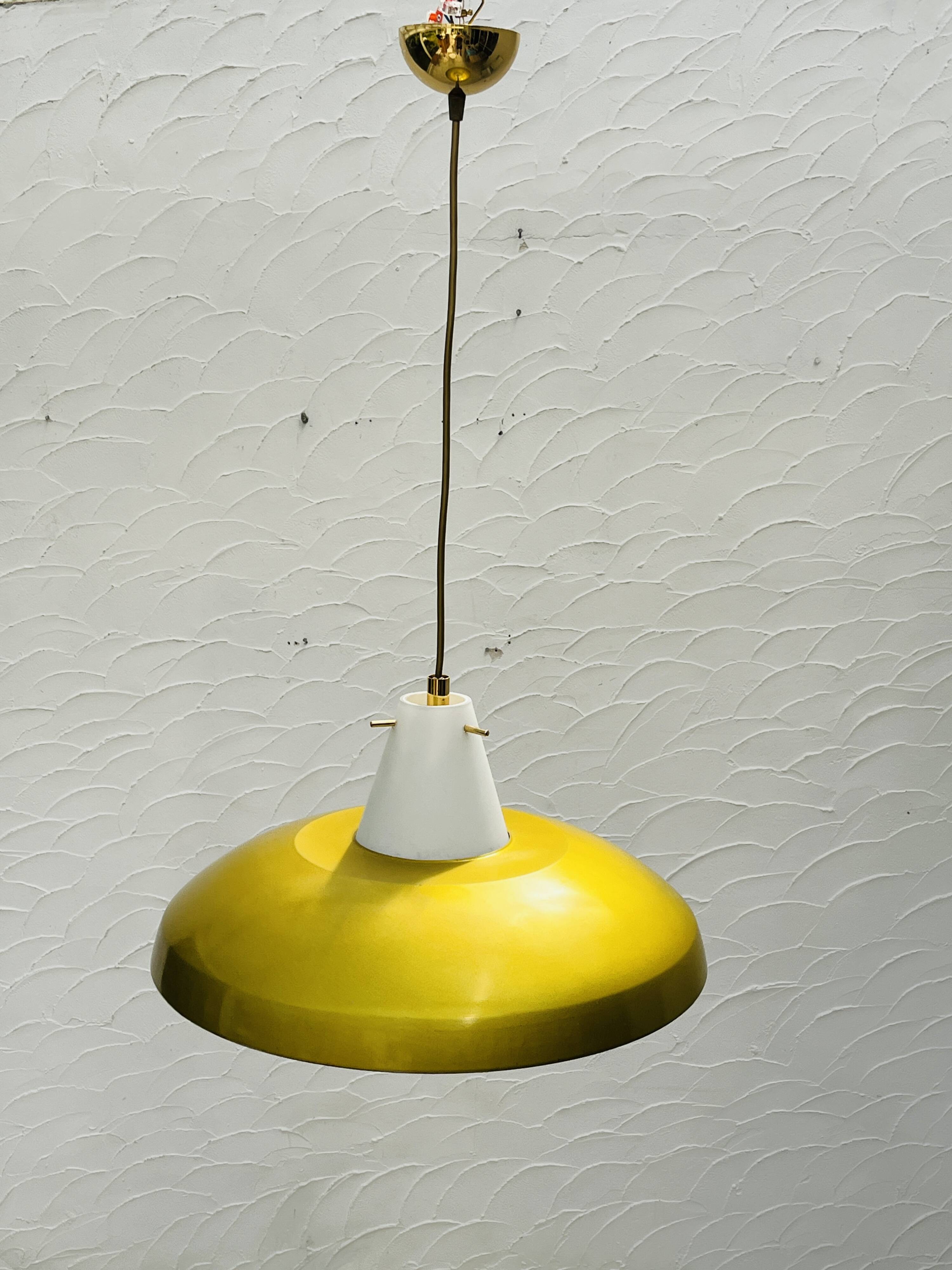 Suspension Philips vintage style Louis Kalff mustard
