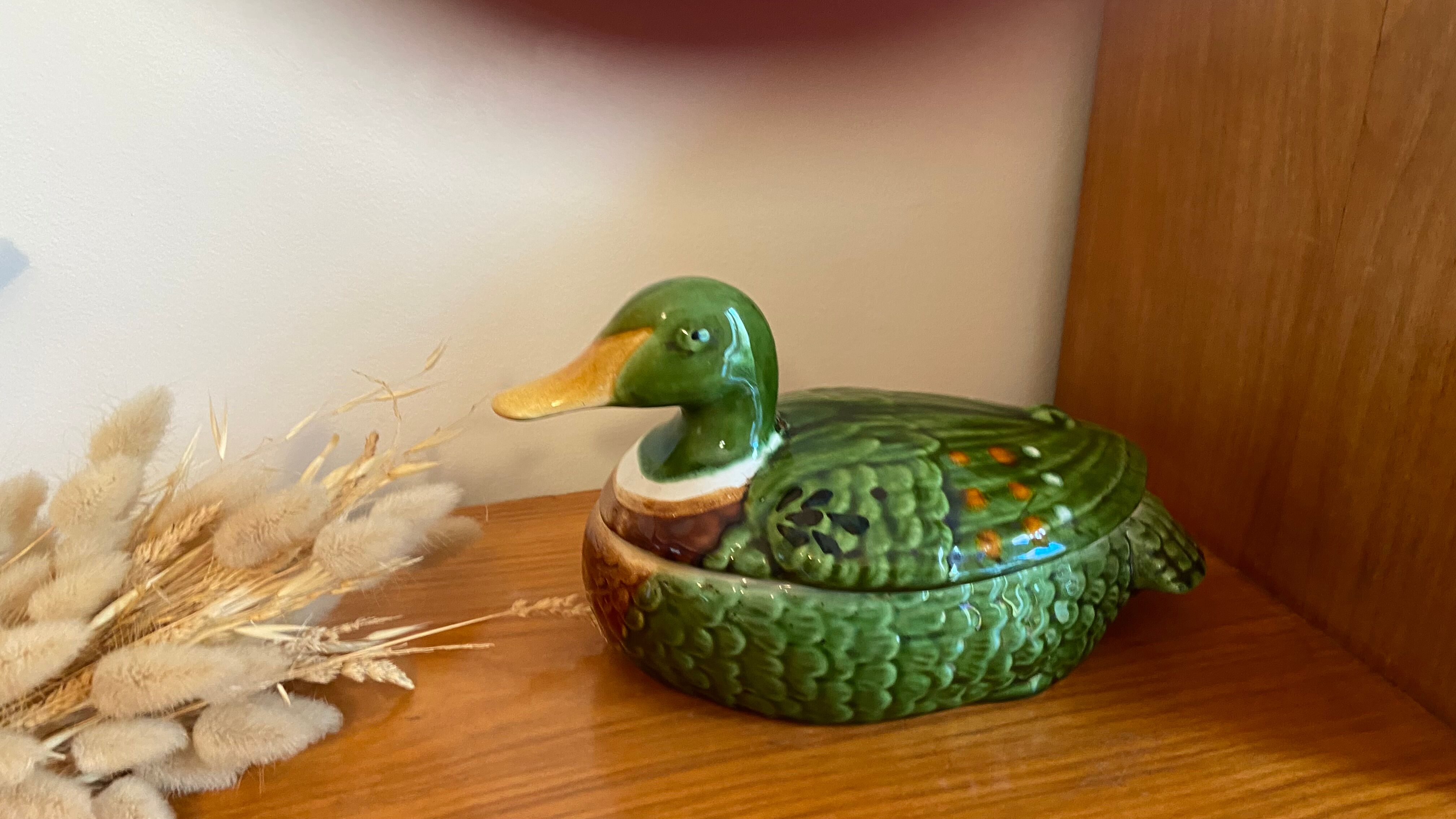 Duck box in slip