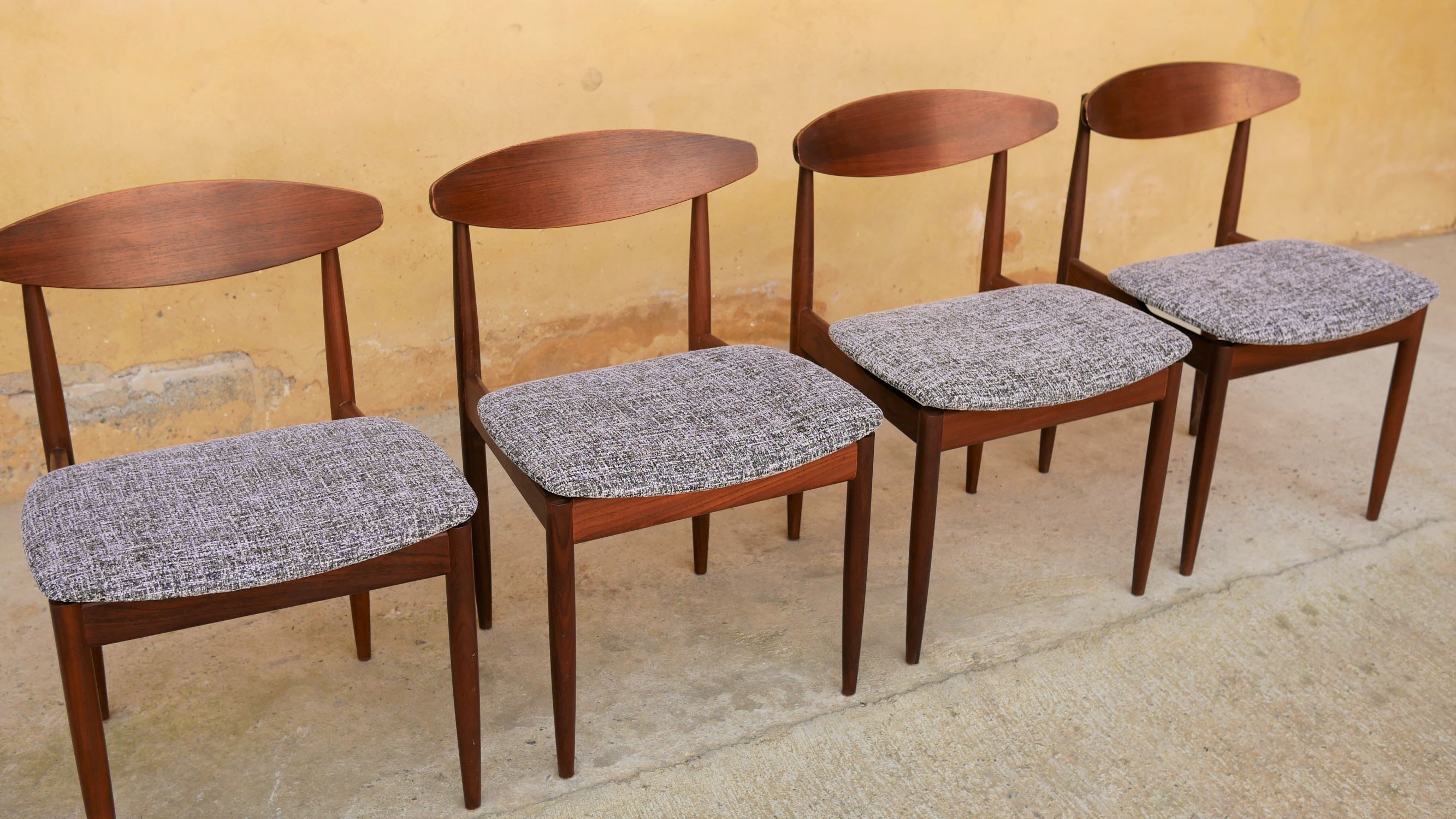Series of 4 teak chairs by Ib Kofod-Larsen for G-Plan editions