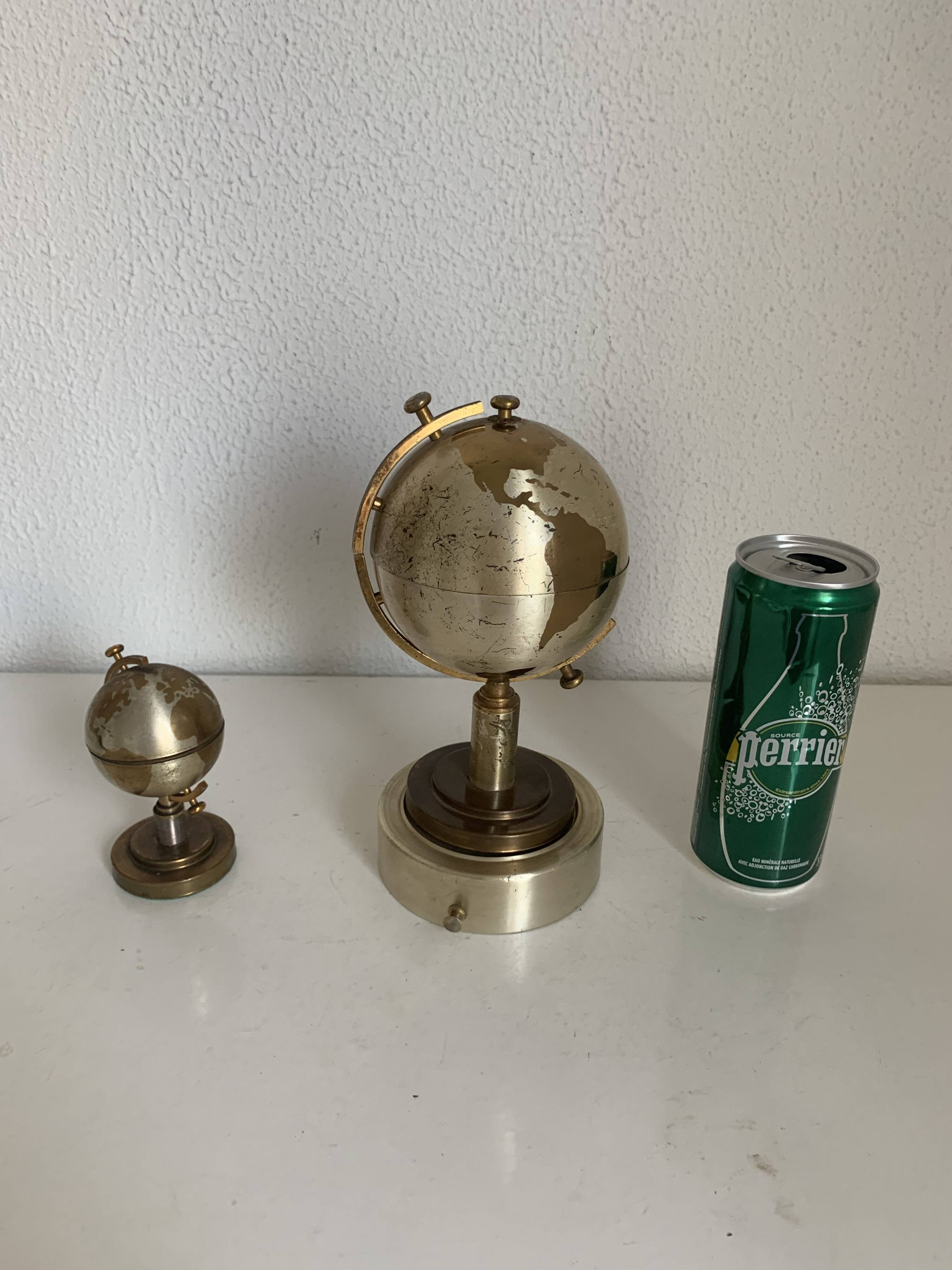 Vintage 1960s world map cigarette holder lighter dispenser - 21 x 11 cm