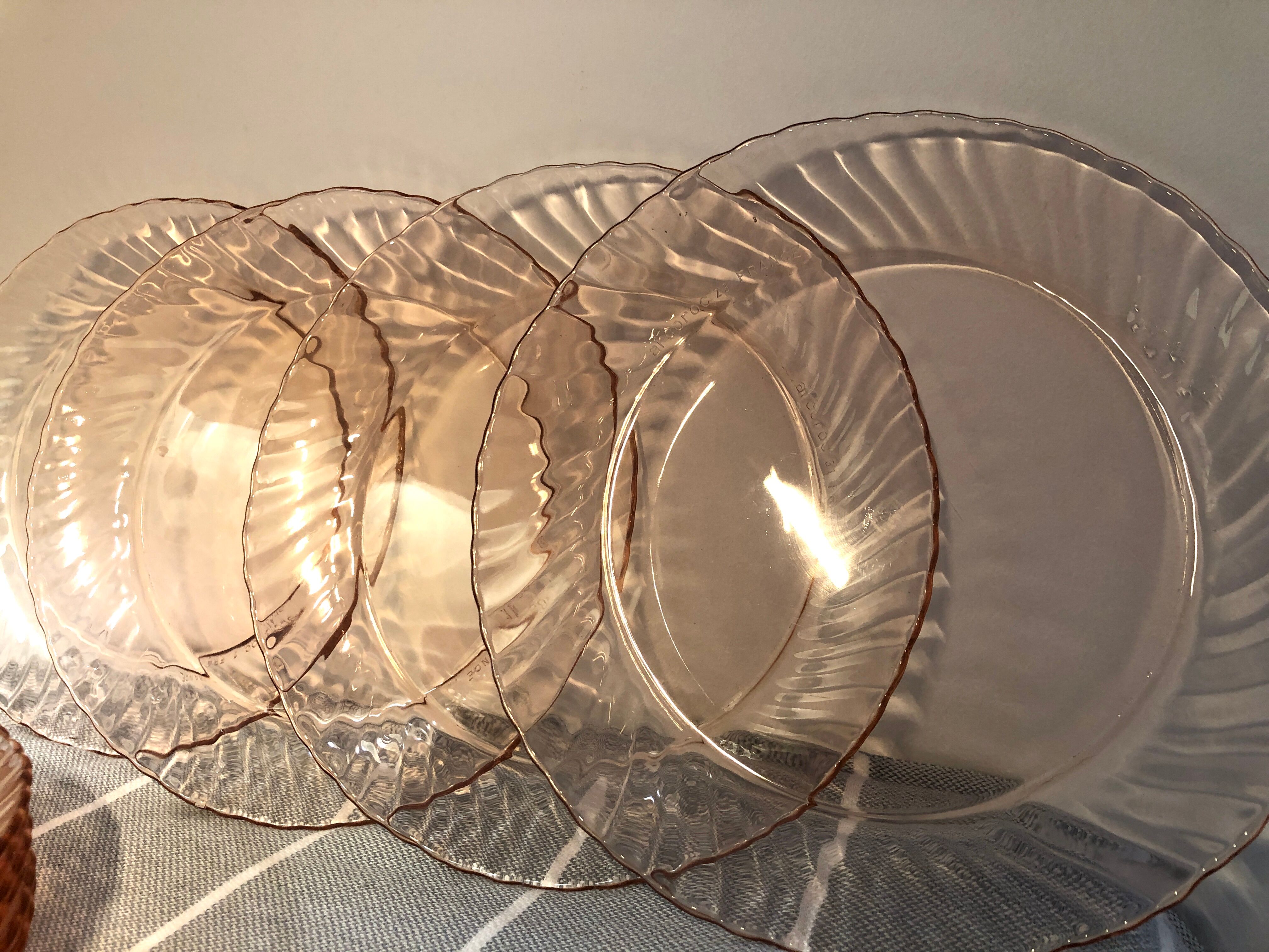 Pink glass dessert plates from the 70s, Arcoroc "Rosaline" +1 offered