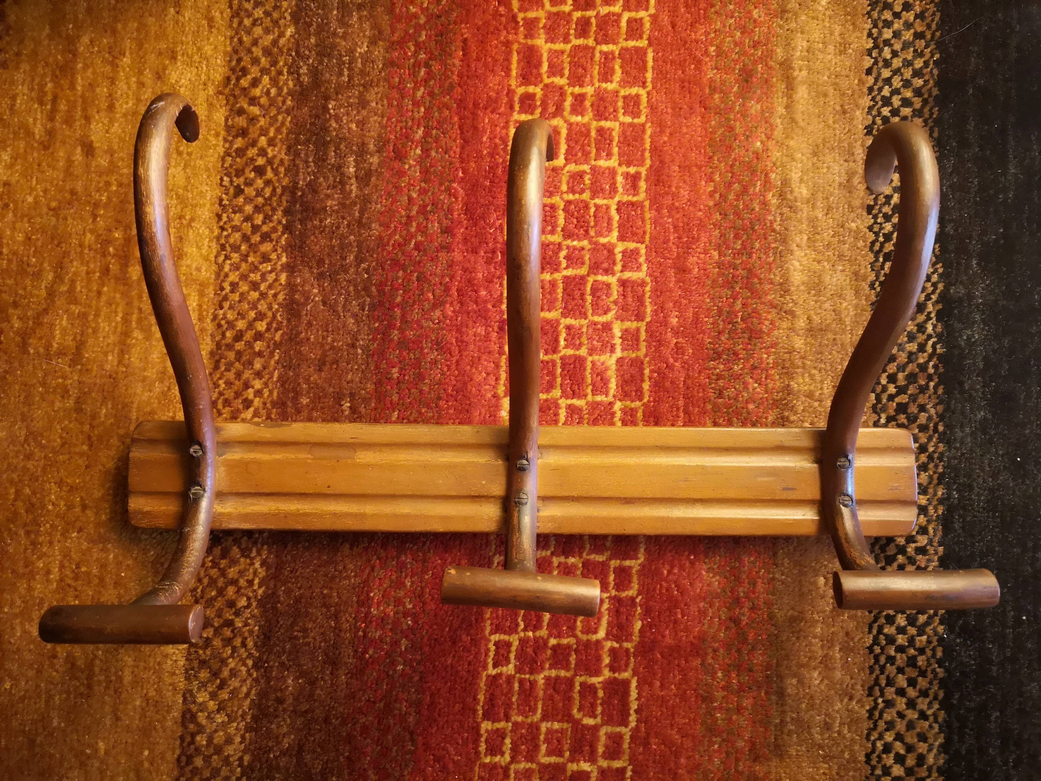 Bistro wall coat rack/hats - 3 curved wooden hooks - Signed Thonet - 1940s/50s