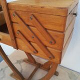 Worker light oak on feet