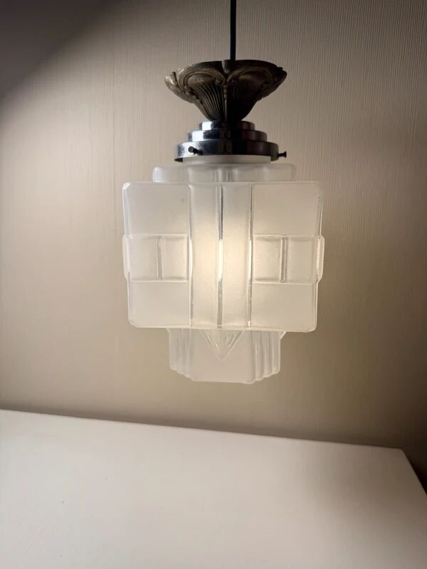 Art Deco "Skyscraper" suspension from the 1930s – Geometric frosted glass