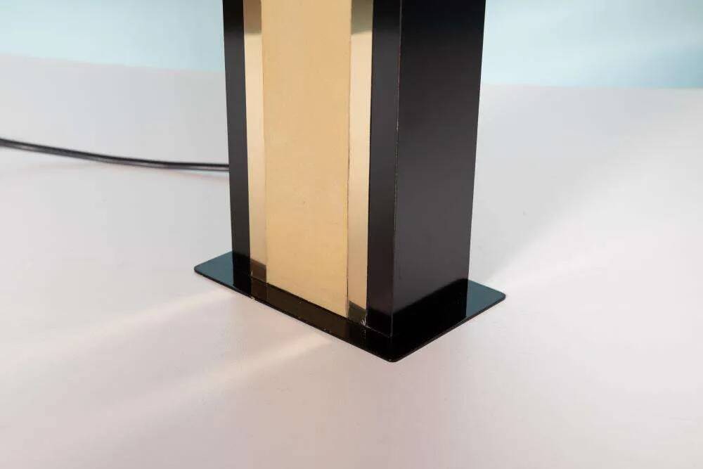 1970s vintage hotel-style Regency table lamp