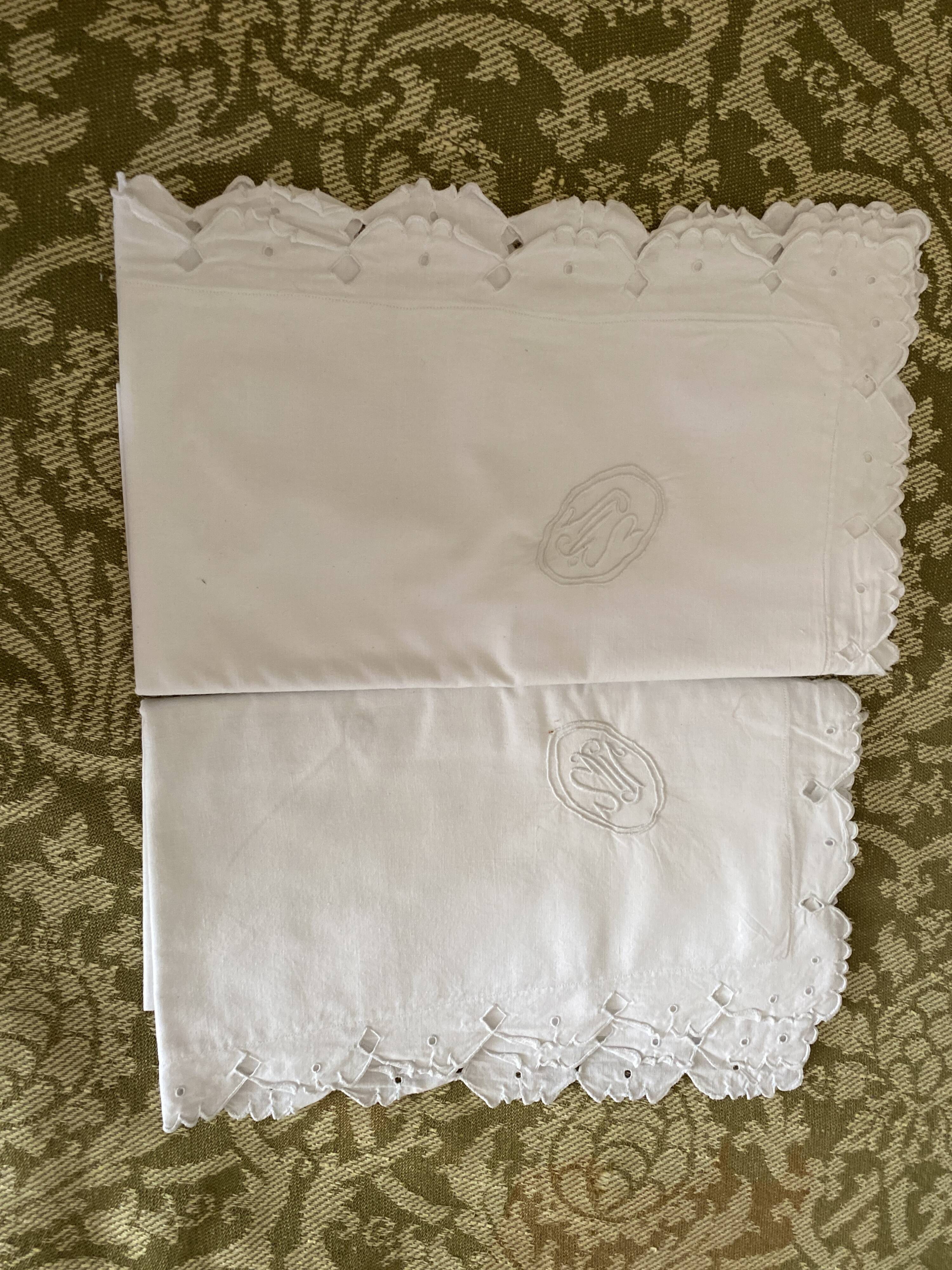 Lot de taies broderie MS