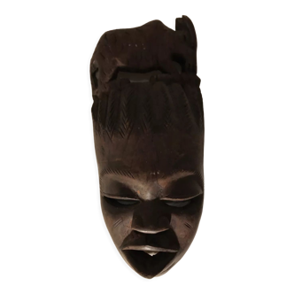 Masque africain en ébène