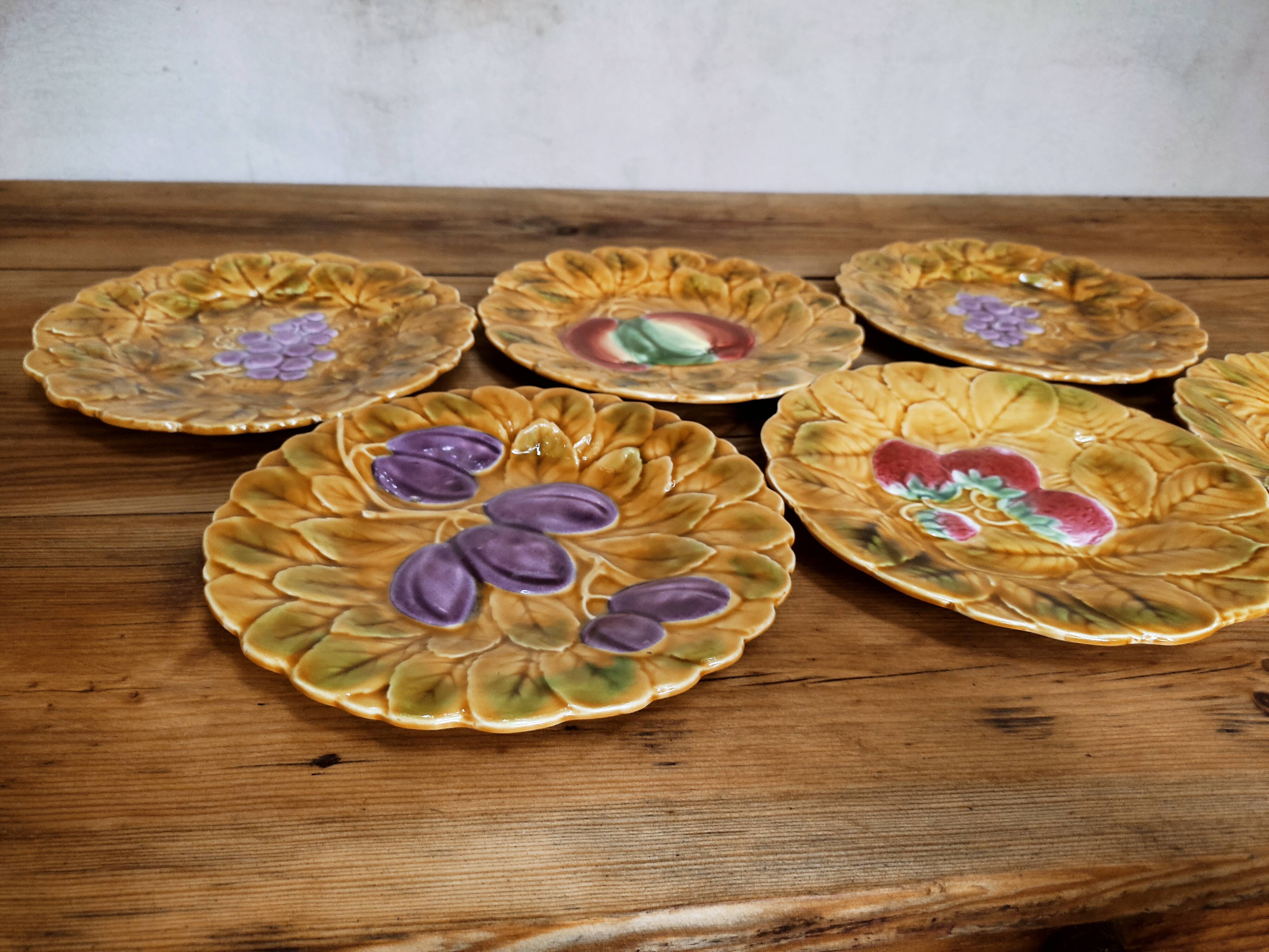 6 dessert plates in barbotine