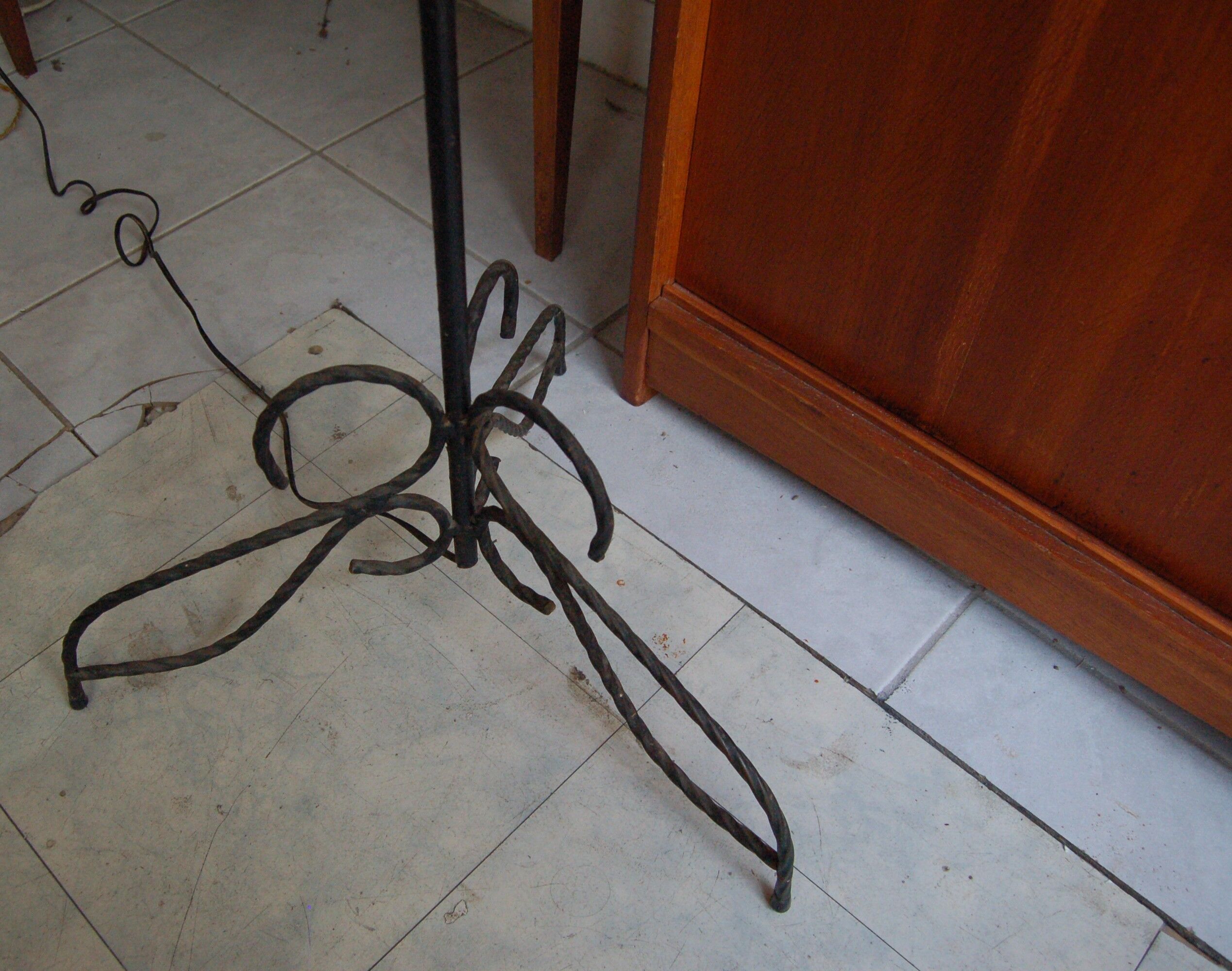 Floor lamp tripod vintage 60s wrought iron