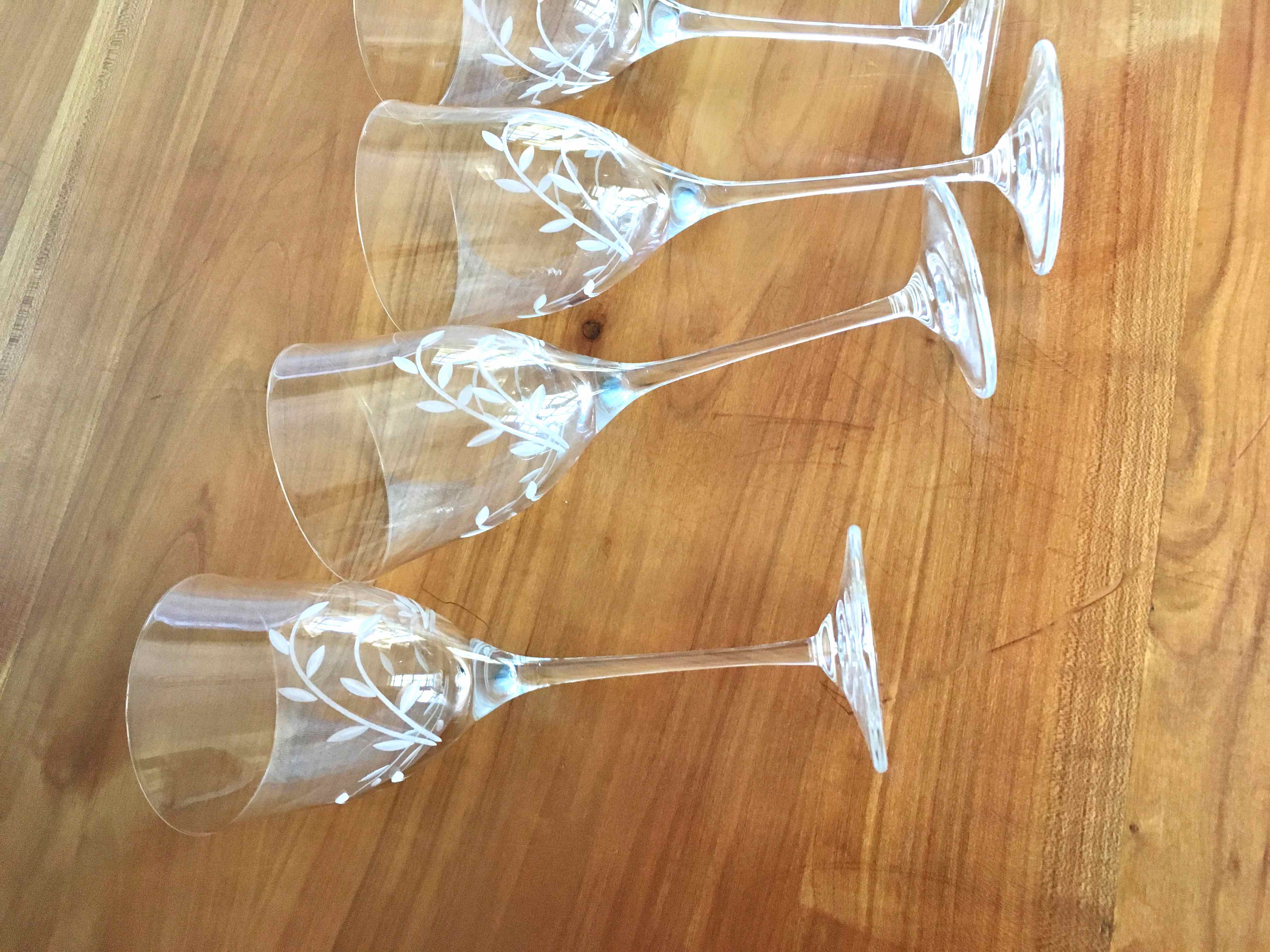 Set 6 engraved crystal wine glasses