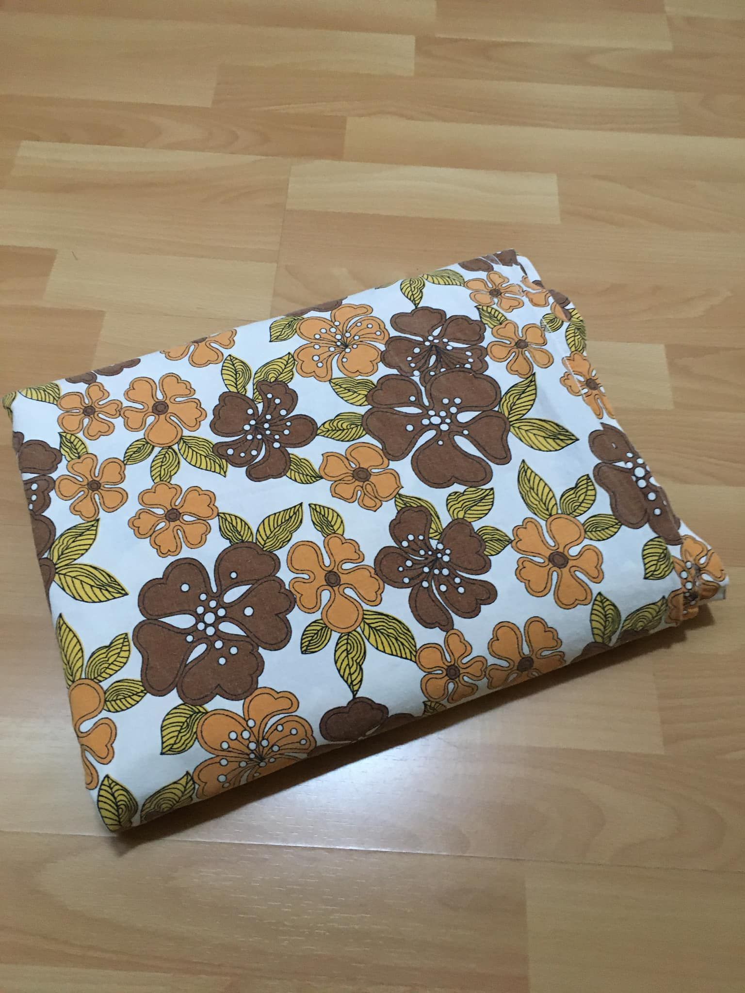 Vintage flat sheet (70s) in cotton (2 people), floral patterns