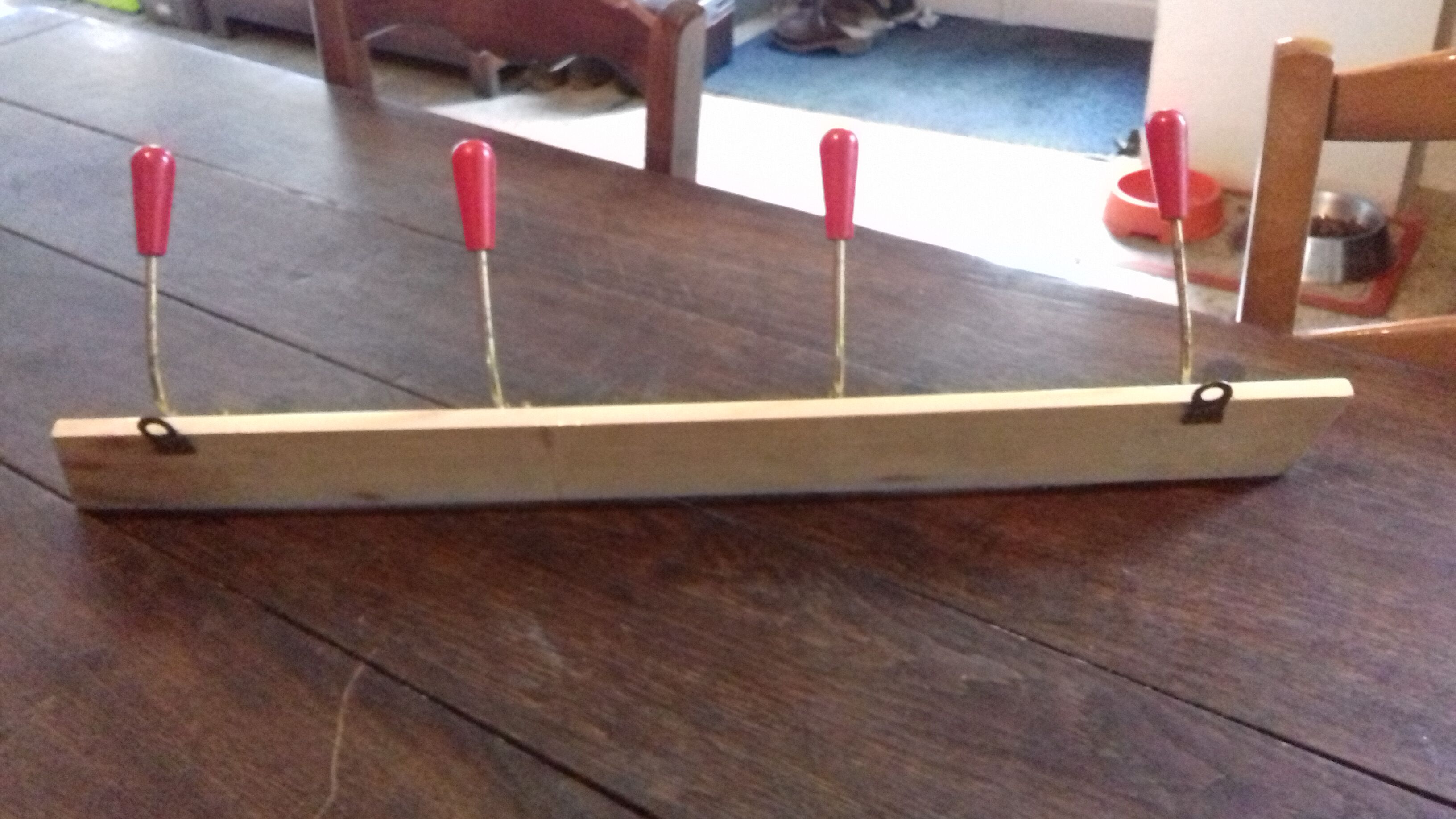 Wall coat holder 4 patères