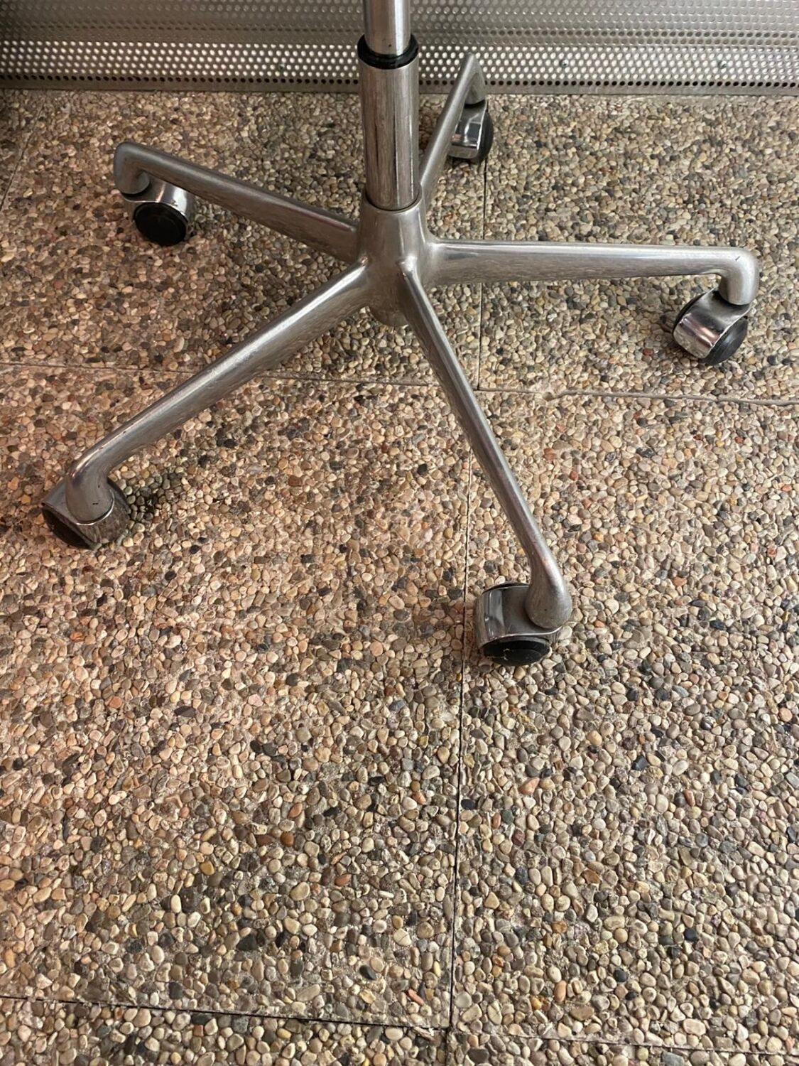 Charles & Ray Eames office chair mod. EA101 ICF production, 1970s