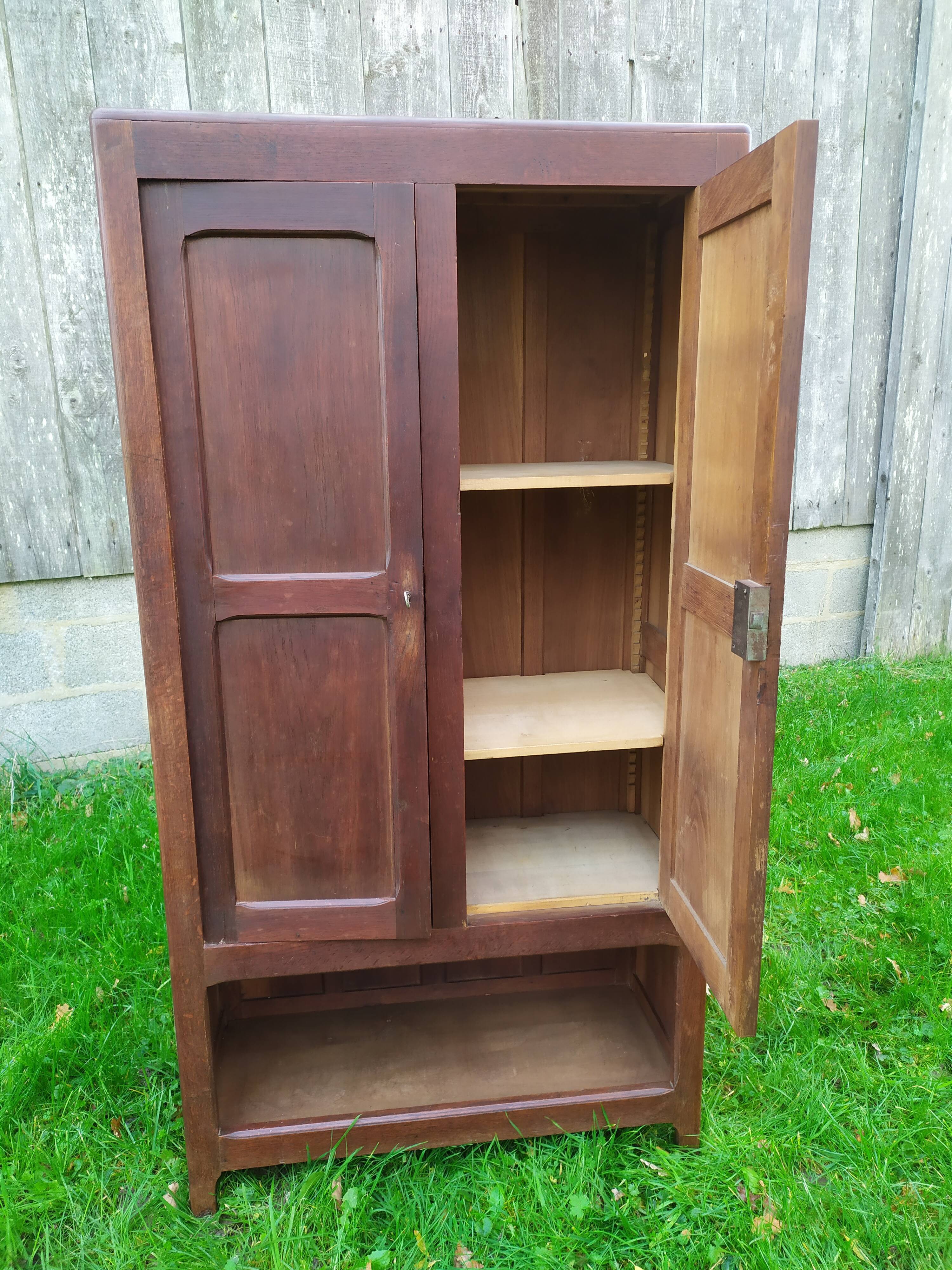 Armoire parisienne vintage