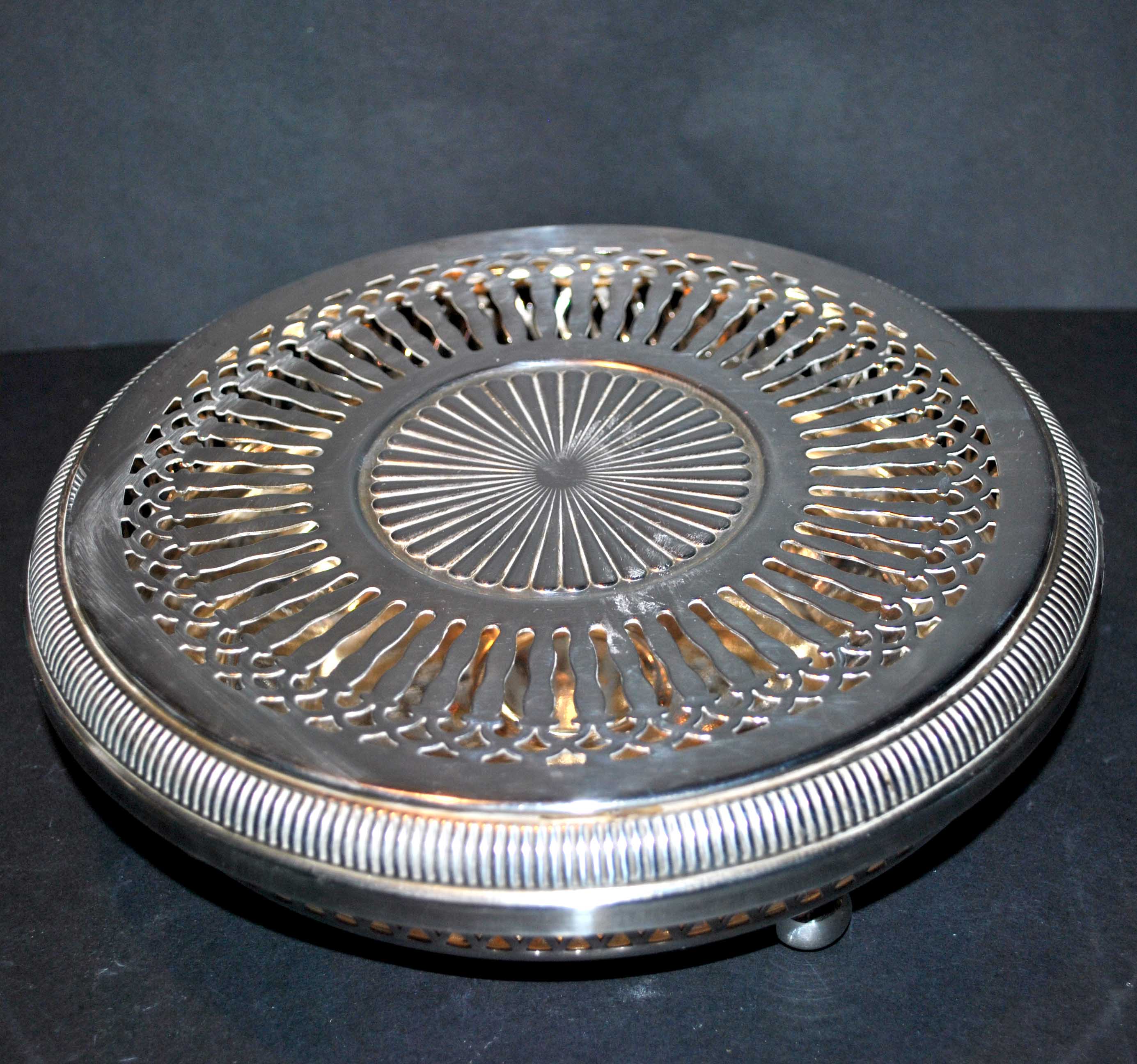 Vintage openwork stove sub-dish in silver metal NPA - Hospitality silverware restaurant bistro