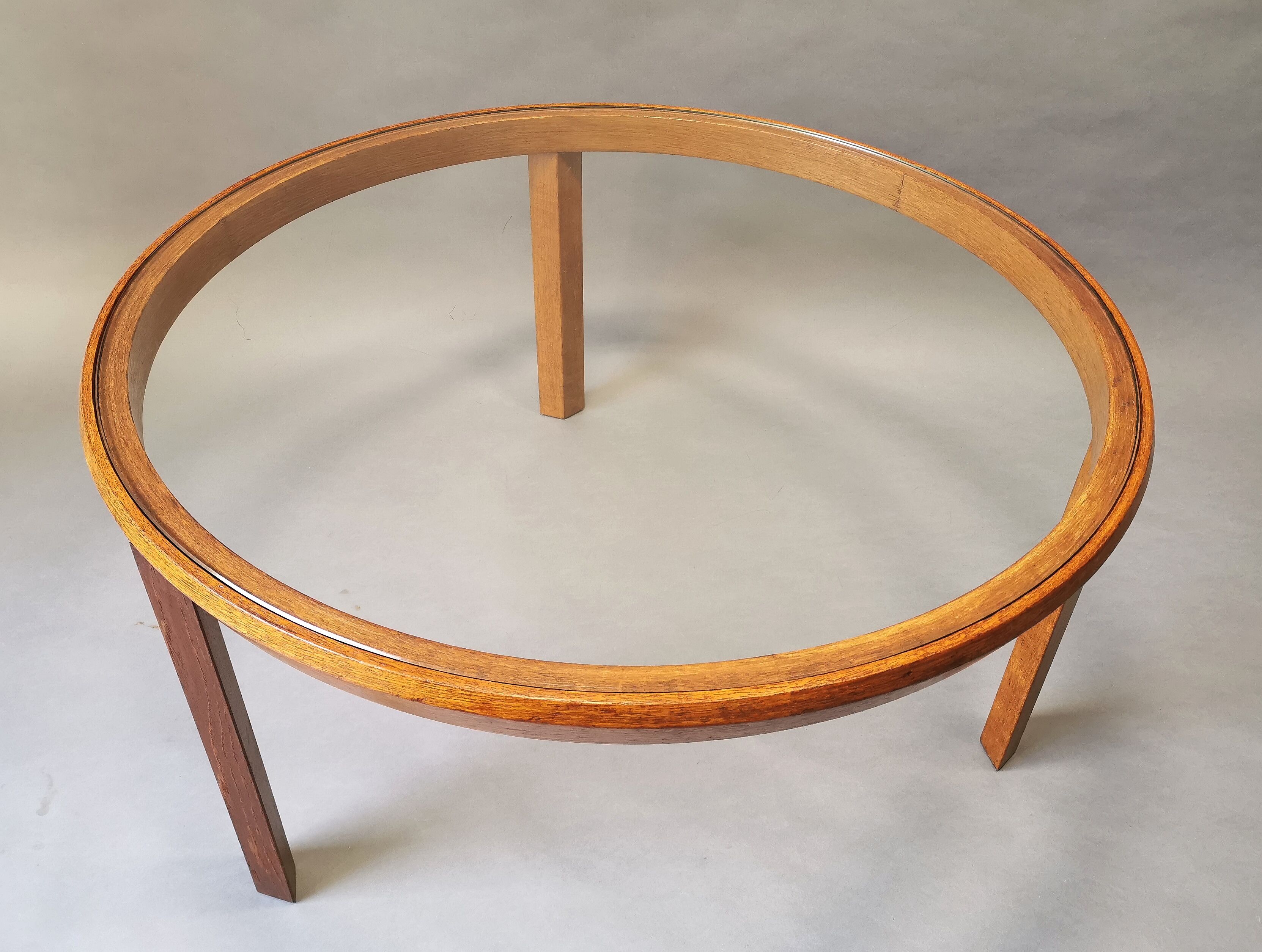 Round bass table in oak and glass, 50s