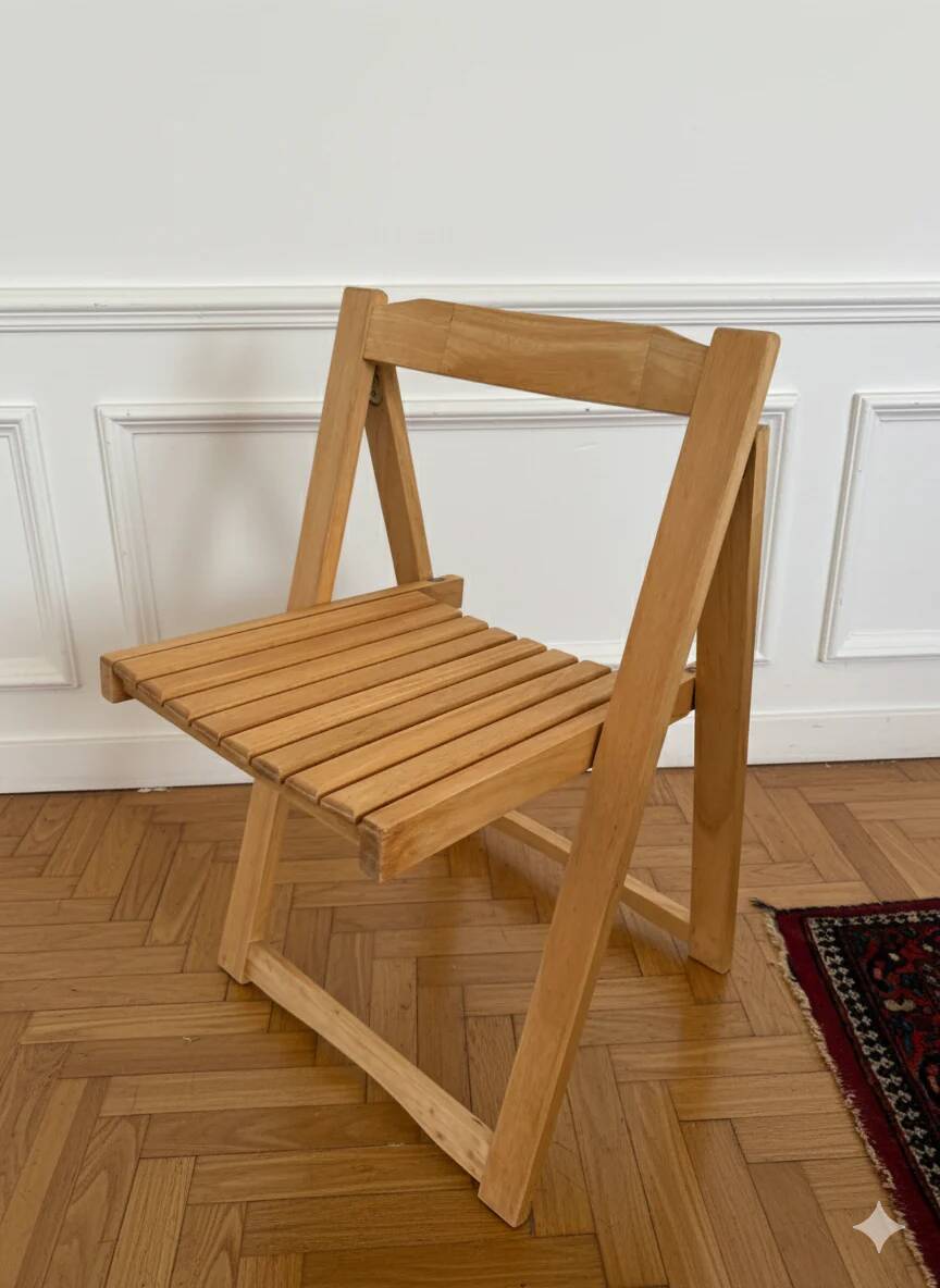 Wooden folding chair
