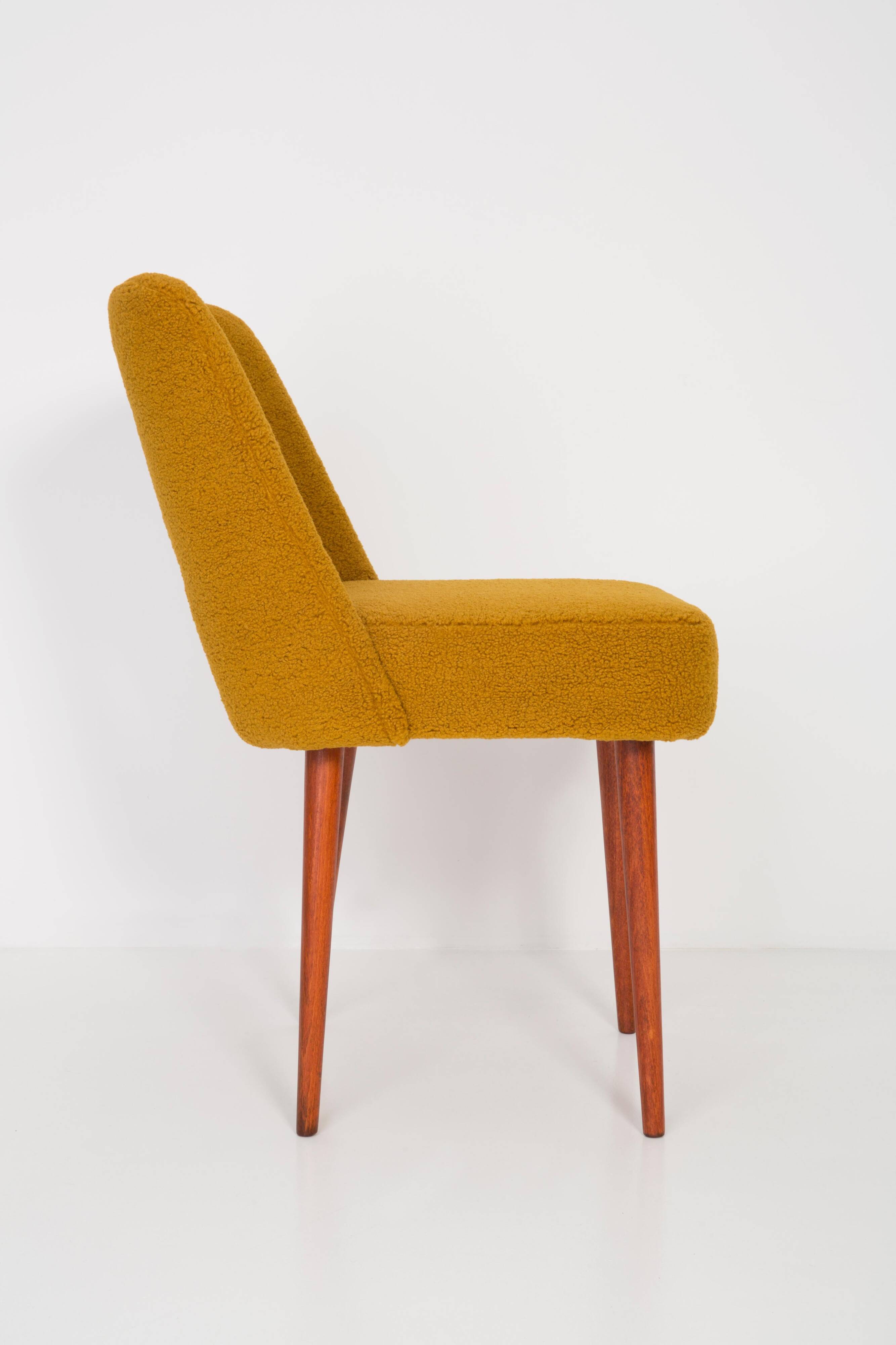 Chaise 'Shell' bouclé jaune ocre, années 1960