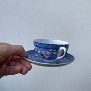 4 Japanese blue porcelain cups