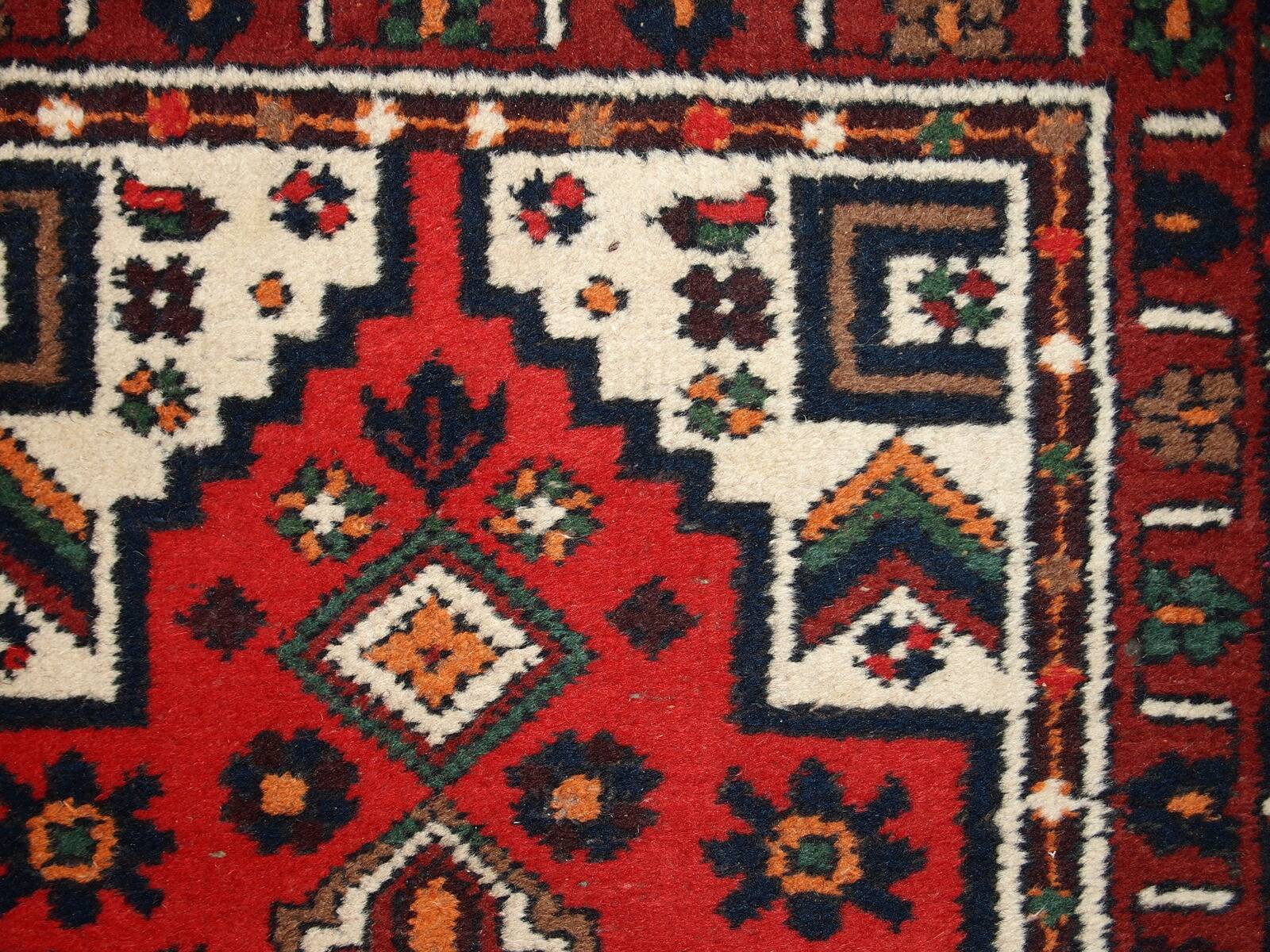 Tapis Vintage Hamadan en Laine (74cm x 140cm), Années 1970, Élégance Tradit