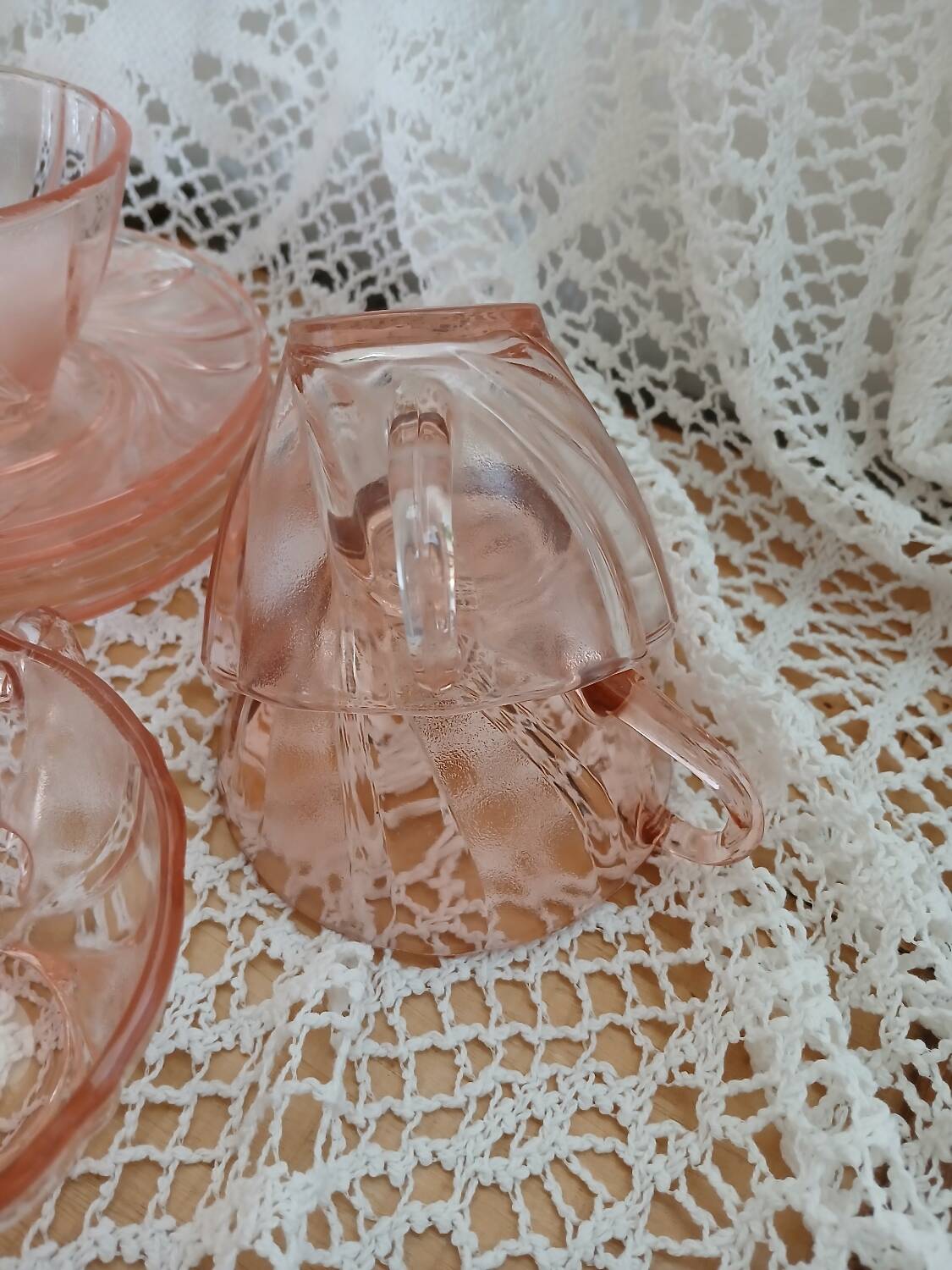 Set of 9 pink Vereco cups