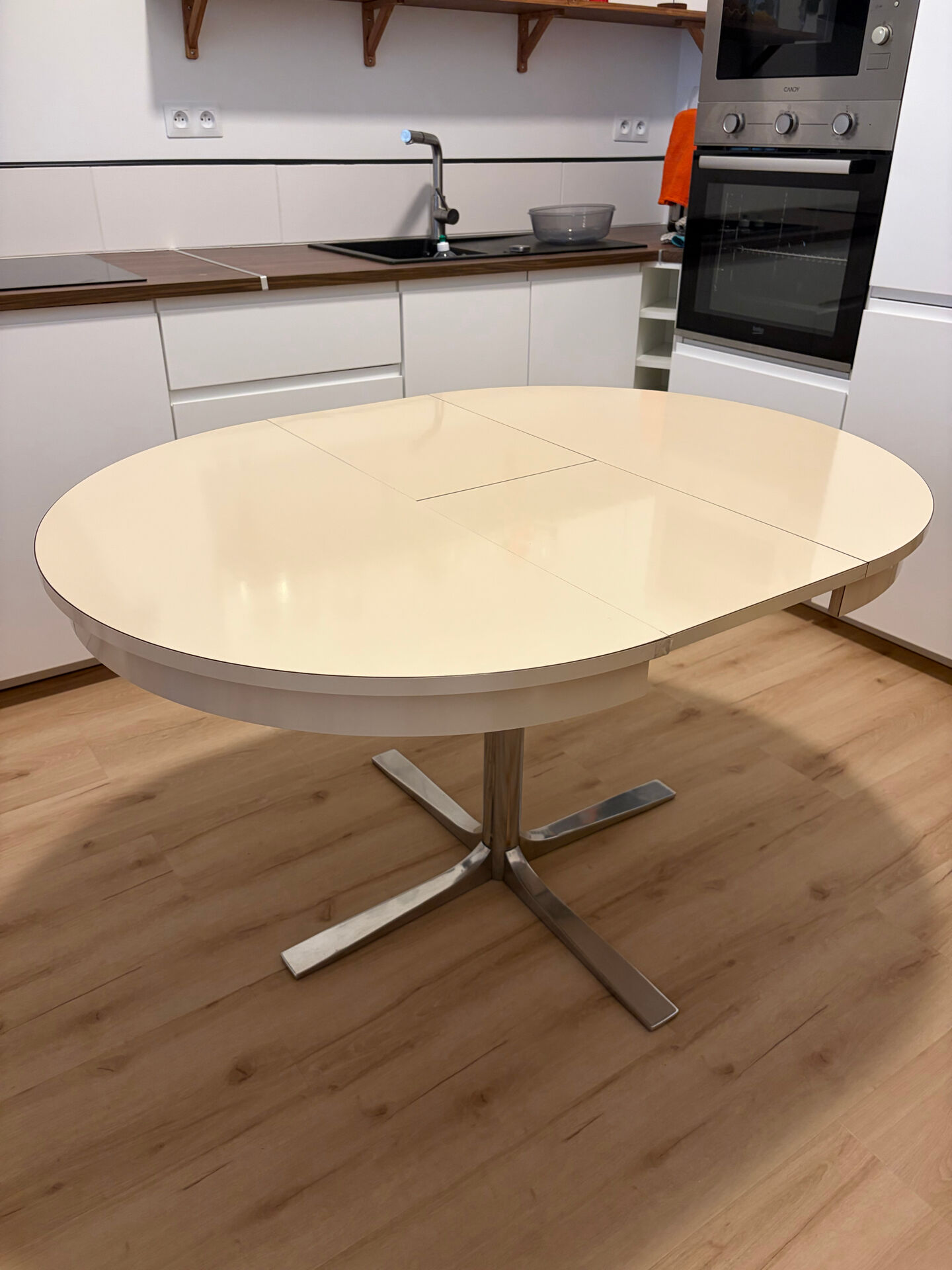Table ronde Space age roche bobois rallonge intégré avec système 1970