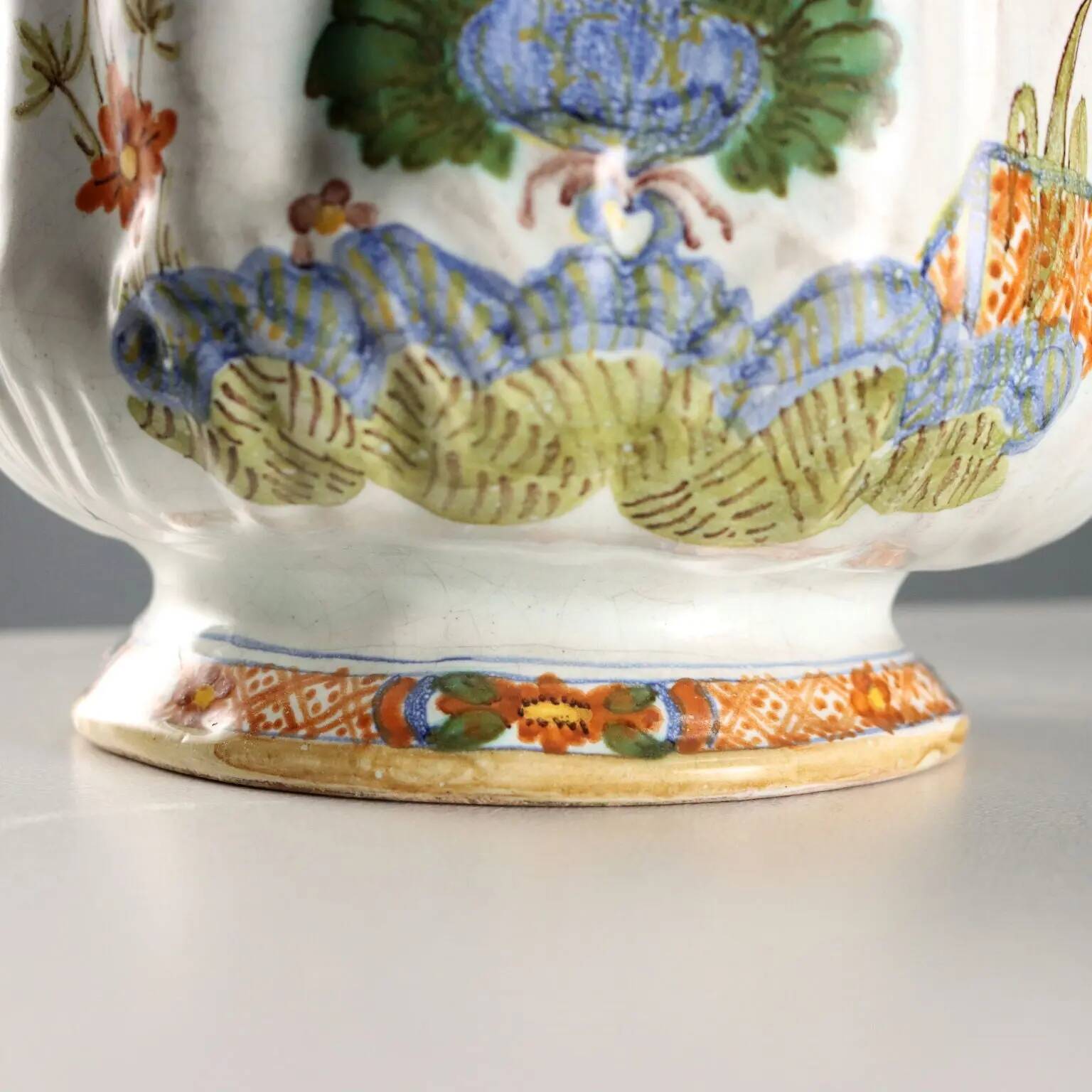 Antique majolica cooler, Manifattura di Faenza, Italy, 19th century
